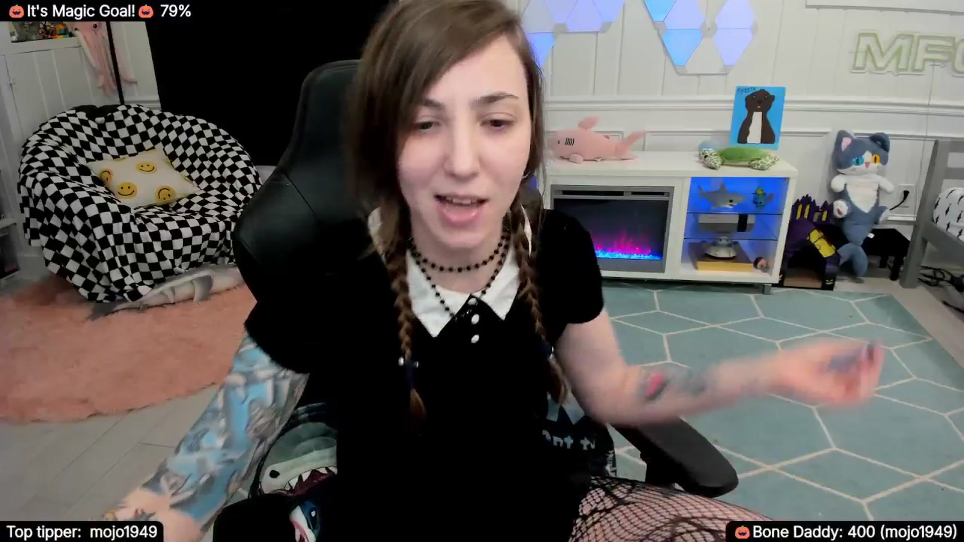 Gallery image thumbnail from TheSharkQueen's myfreecams stream on, 11/01/2025, 05:41 image 5 of 20