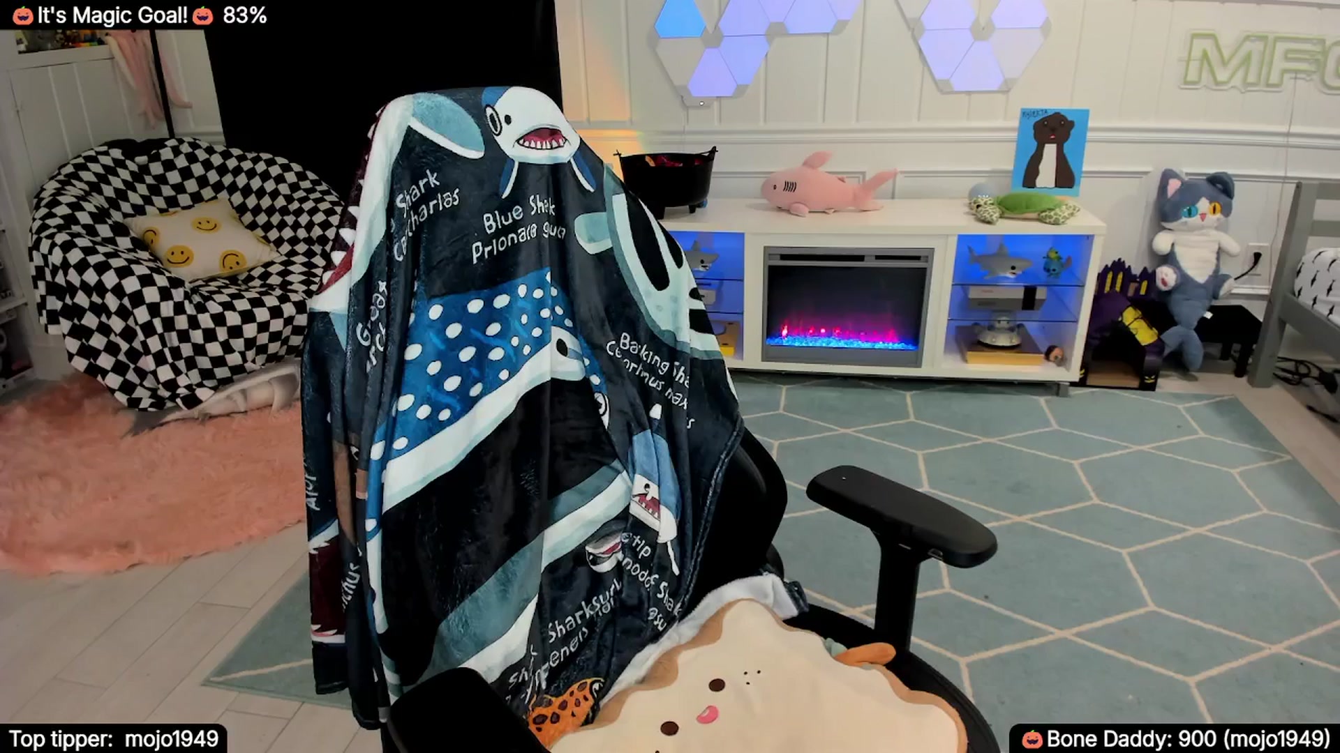 Gallery image thumbnail from TheSharkQueen's myfreecams stream on, 11/01/2025, 05:41 image 18 of 20