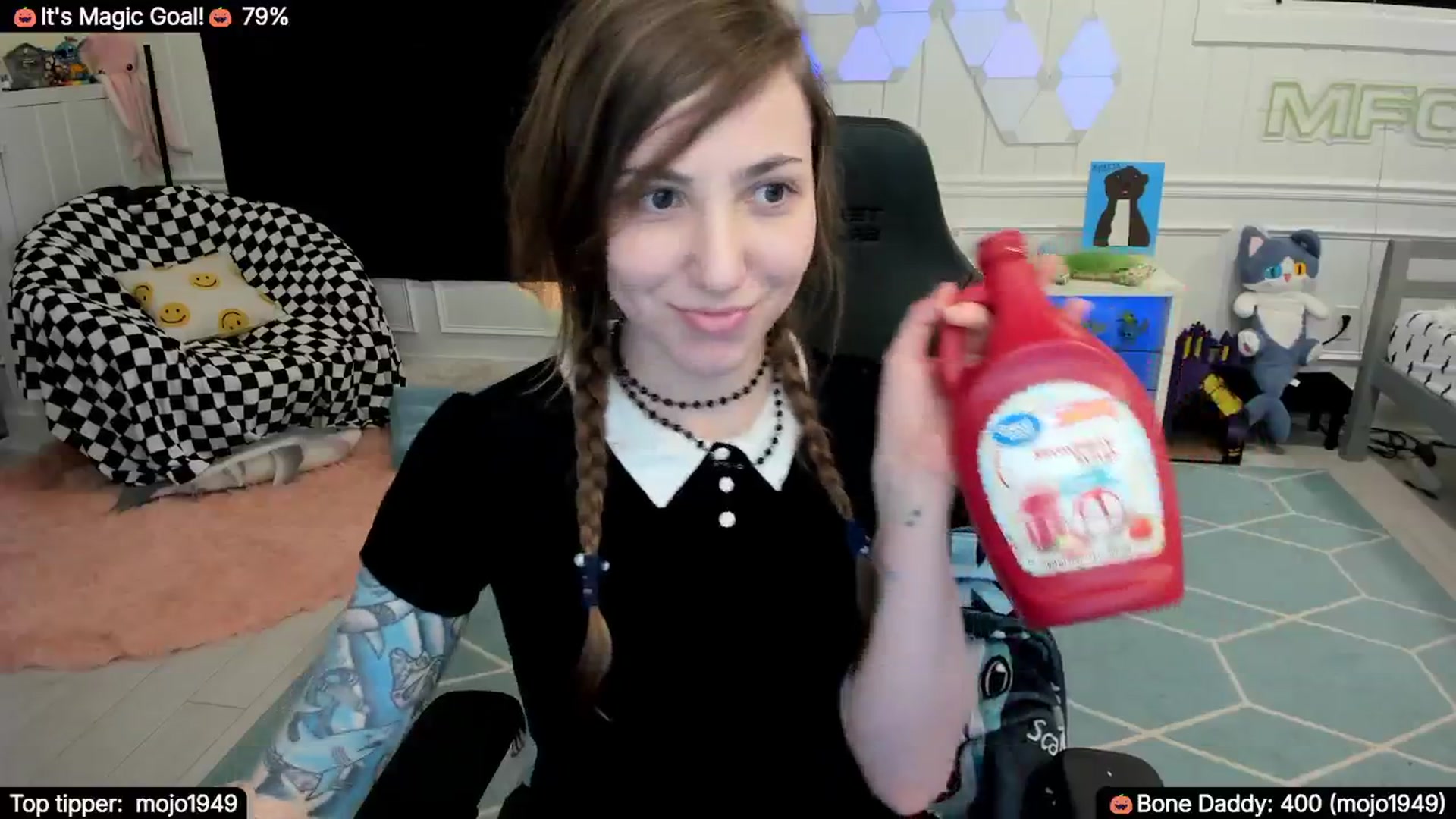 Gallery image thumbnail from TheSharkQueen's myfreecams stream on, 11/01/2025, 05:41 image 4 of 20