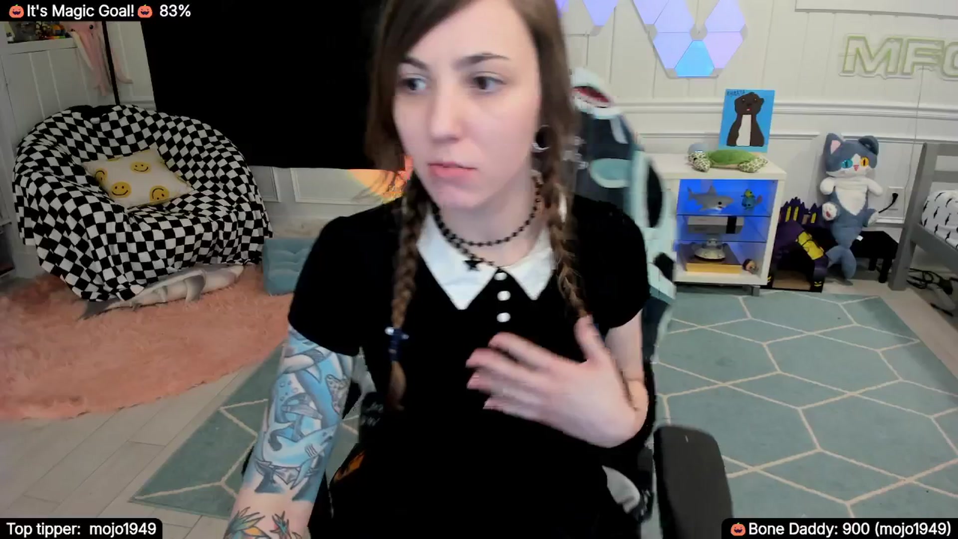 Gallery image thumbnail from TheSharkQueen's myfreecams stream on, 11/01/2025, 05:41 image 17 of 20