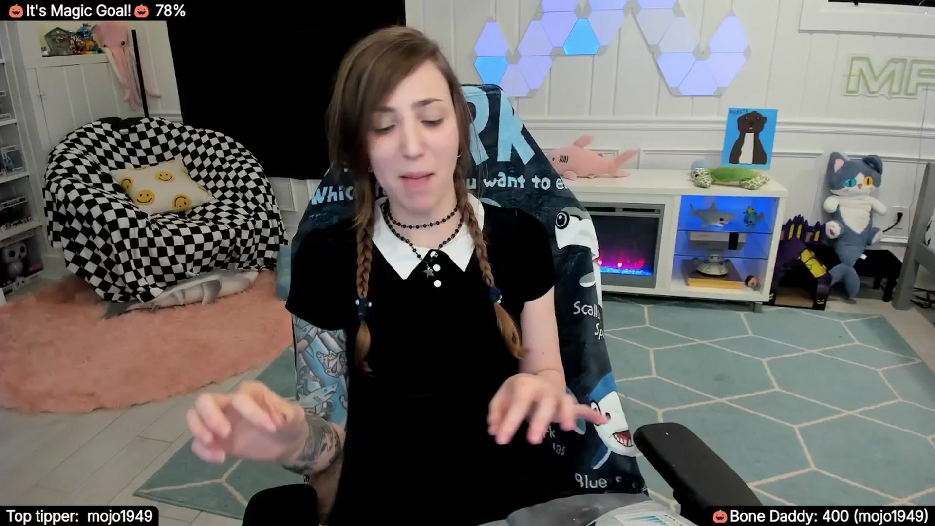 Gallery image thumbnail from TheSharkQueen's myfreecams stream on, 11/01/2025, 05:41 image 1 of 20