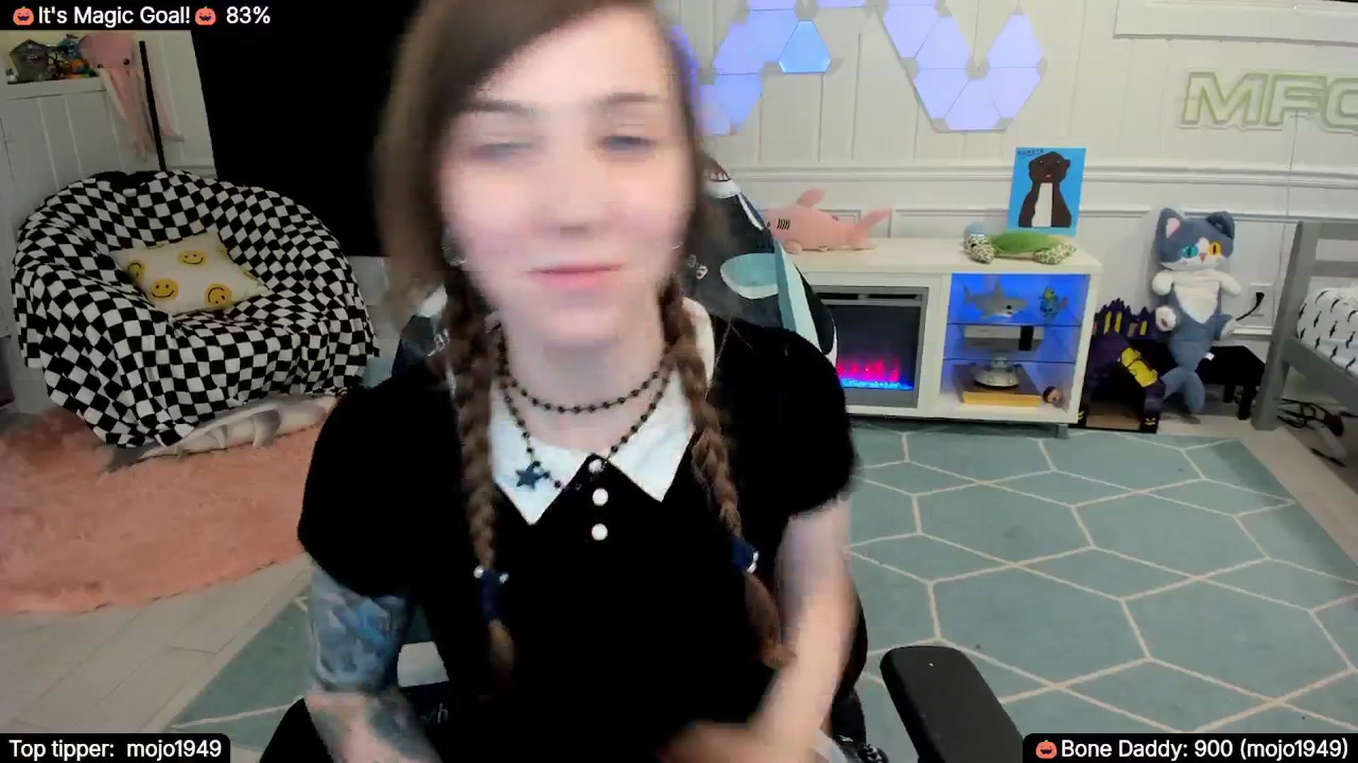 Gallery image thumbnail from TheSharkQueen's myfreecams stream on, 11/01/2025, 05:41 image 14 of 20