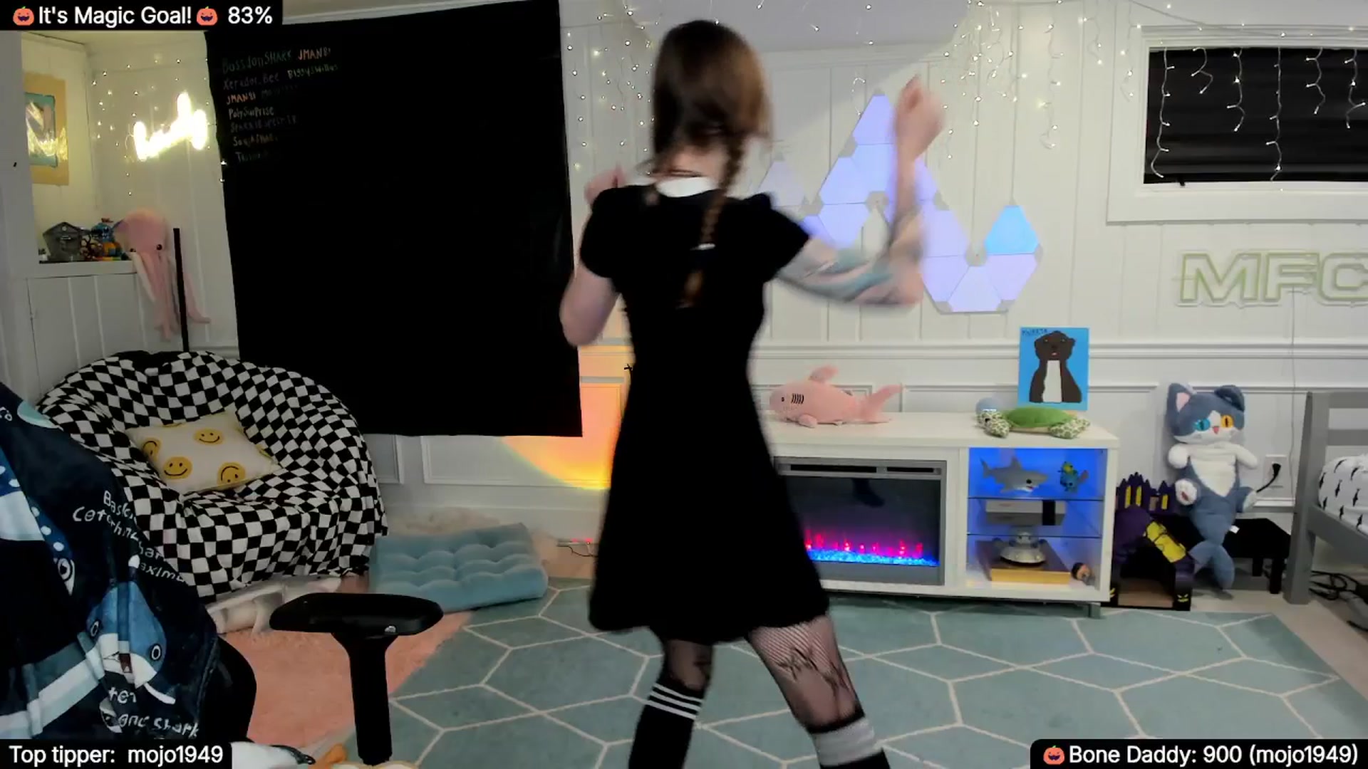 Gallery image thumbnail from TheSharkQueen's myfreecams stream on, 11/01/2025, 05:41 image 12 of 20