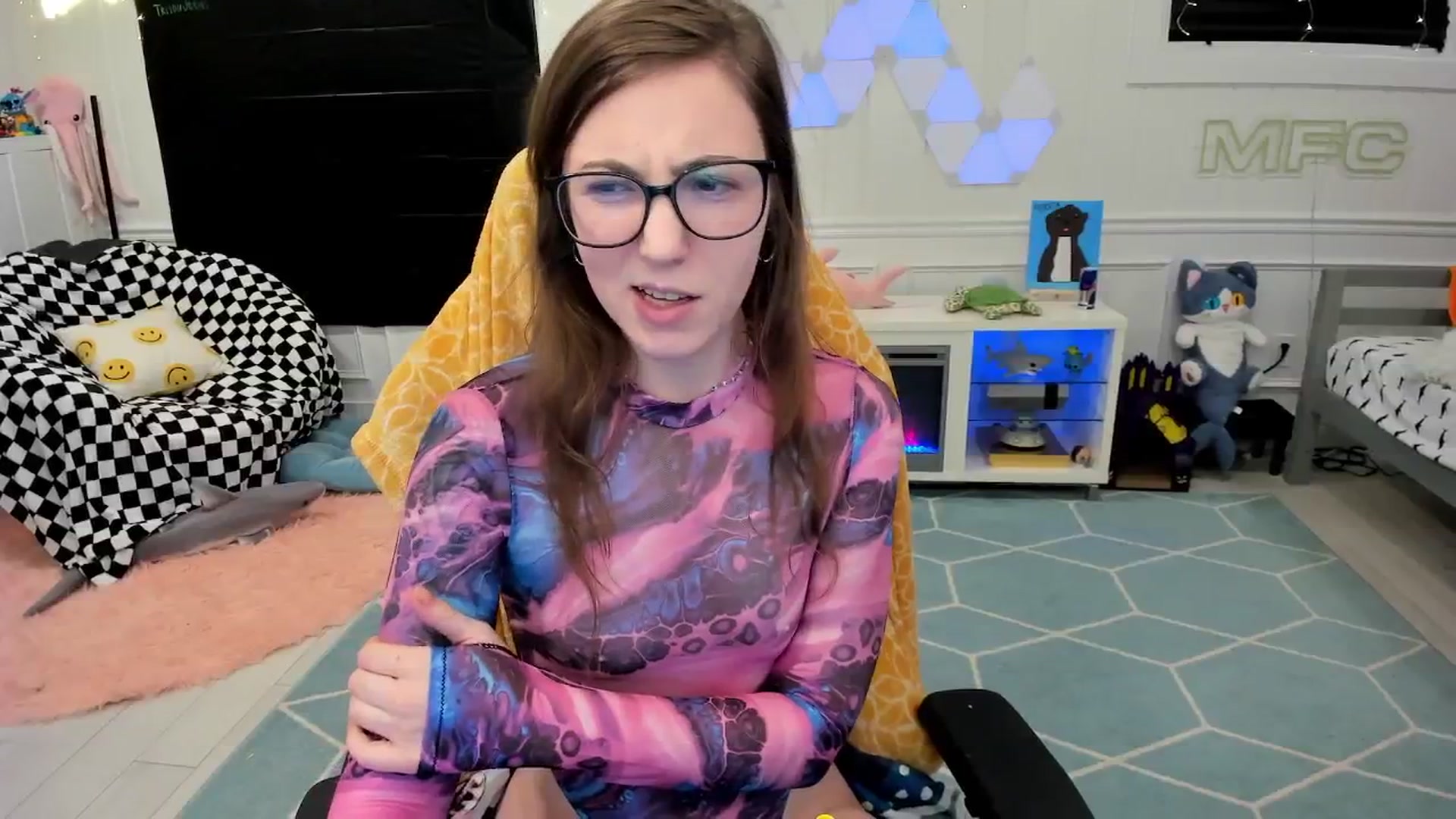 Gallery image thumbnail from TheSharkQueen's myfreecams stream on, 11/05/2025, 08:03 image 12 of 20