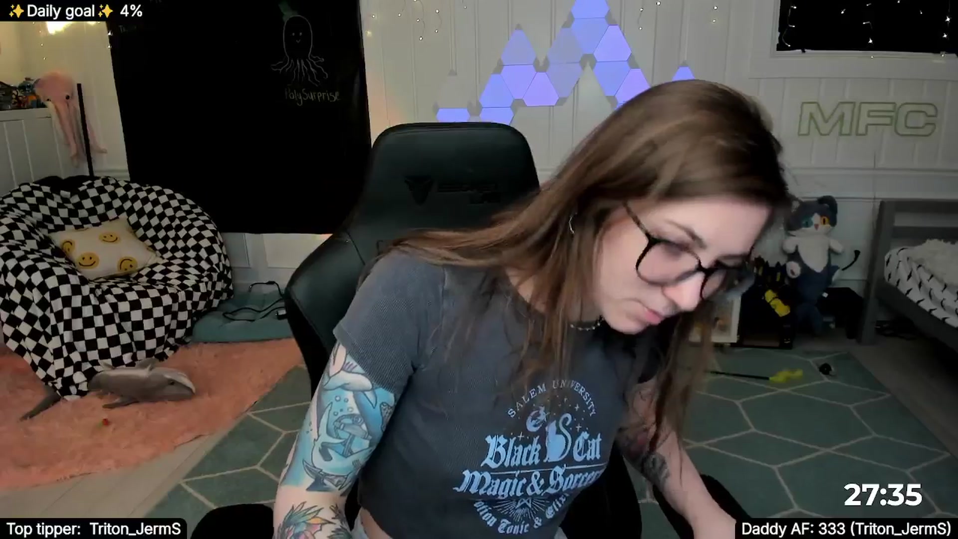 Gallery image thumbnail from TheSharkQueen's myfreecams stream on, 11/07/2025, 24:03 image 3 of 20