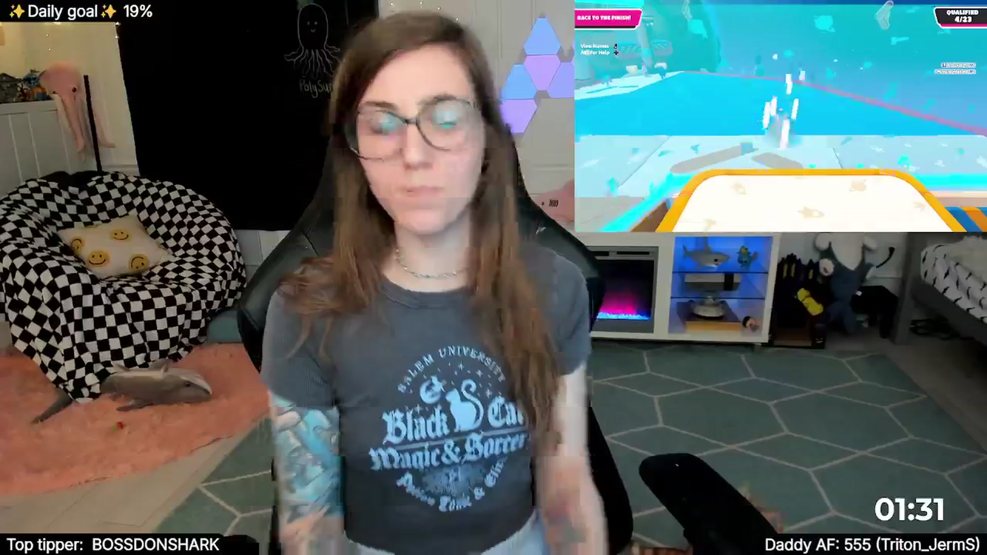 Gallery image thumbnail from TheSharkQueen's myfreecams stream on, 11/07/2025, 24:03 image 16 of 20