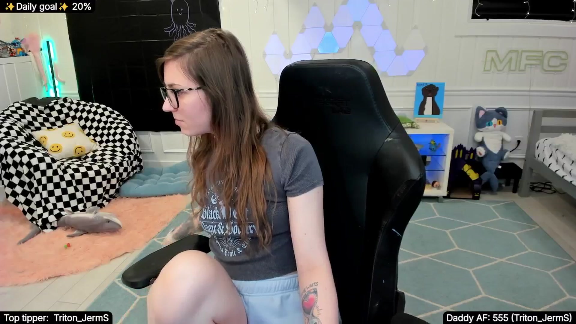 Gallery image thumbnail from TheSharkQueen's myfreecams stream on, 11/07/2025, 24:03 image 19 of 20