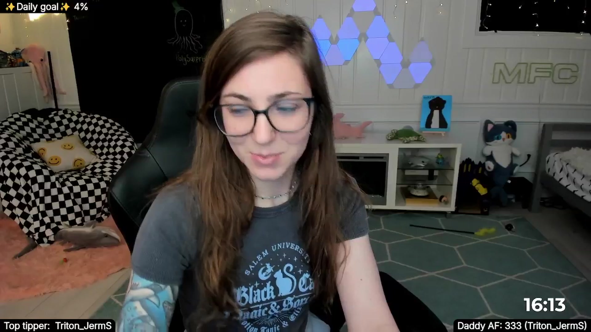 Gallery image thumbnail from TheSharkQueen's myfreecams stream on, 11/07/2025, 24:03 image 4 of 20