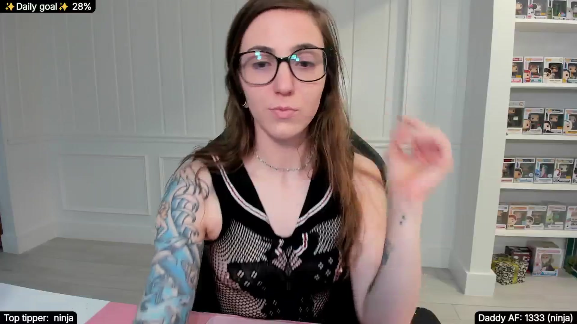 Gallery image thumbnail from TheSharkQueen's myfreecams stream on, 11/09/2025, 09:45 image 14 of 20