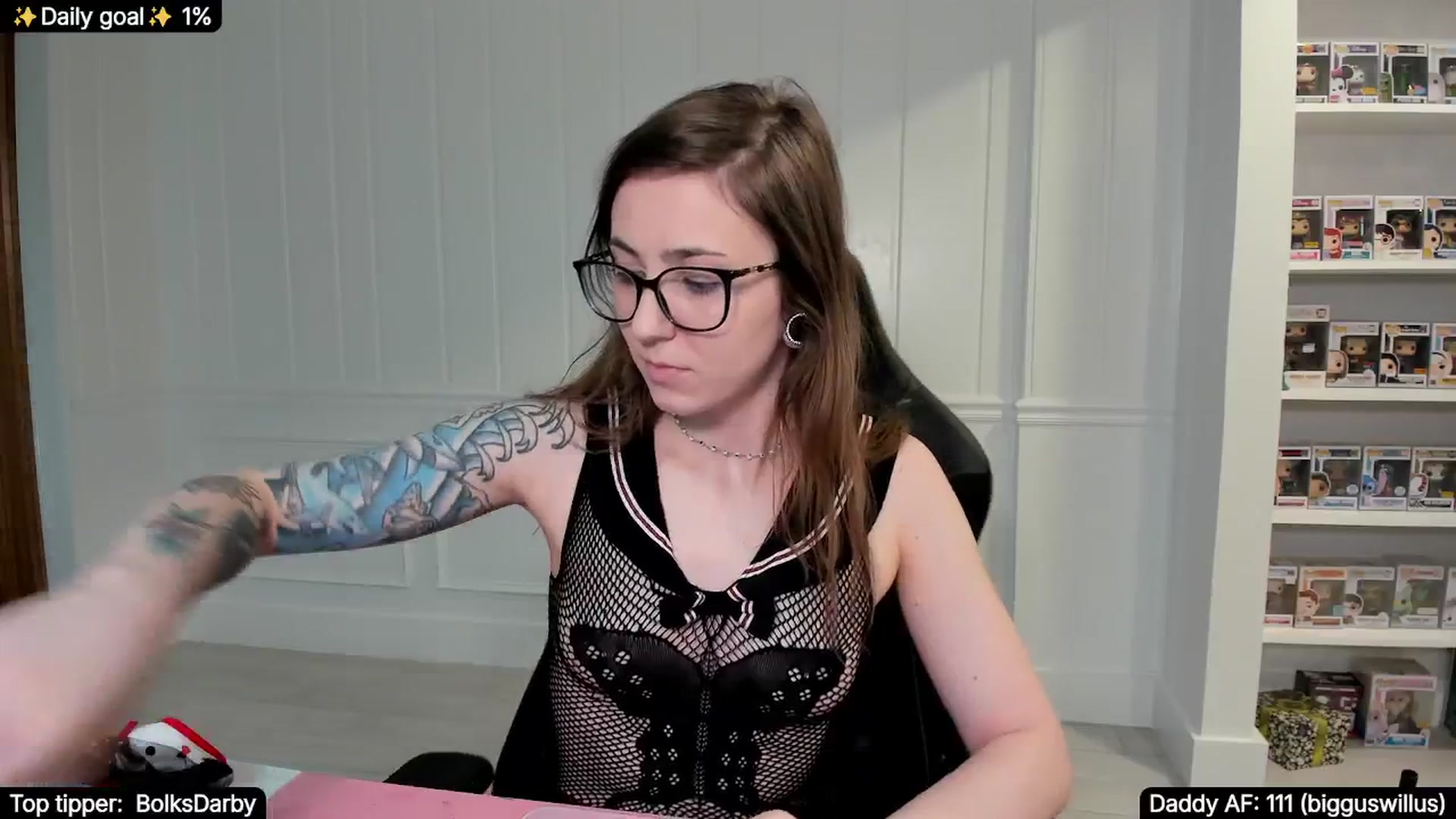Gallery image thumbnail from TheSharkQueen's myfreecams stream on, 11/09/2025, 09:45 image 4 of 20