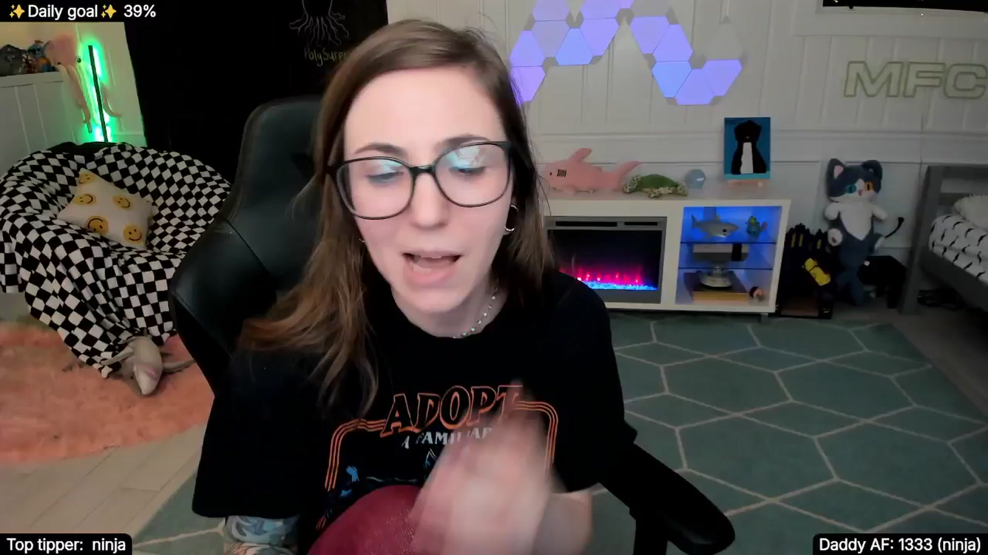 Gallery image thumbnail from TheSharkQueen's myfreecams stream on, 11/09/2025, 10:02 image 2 of 20