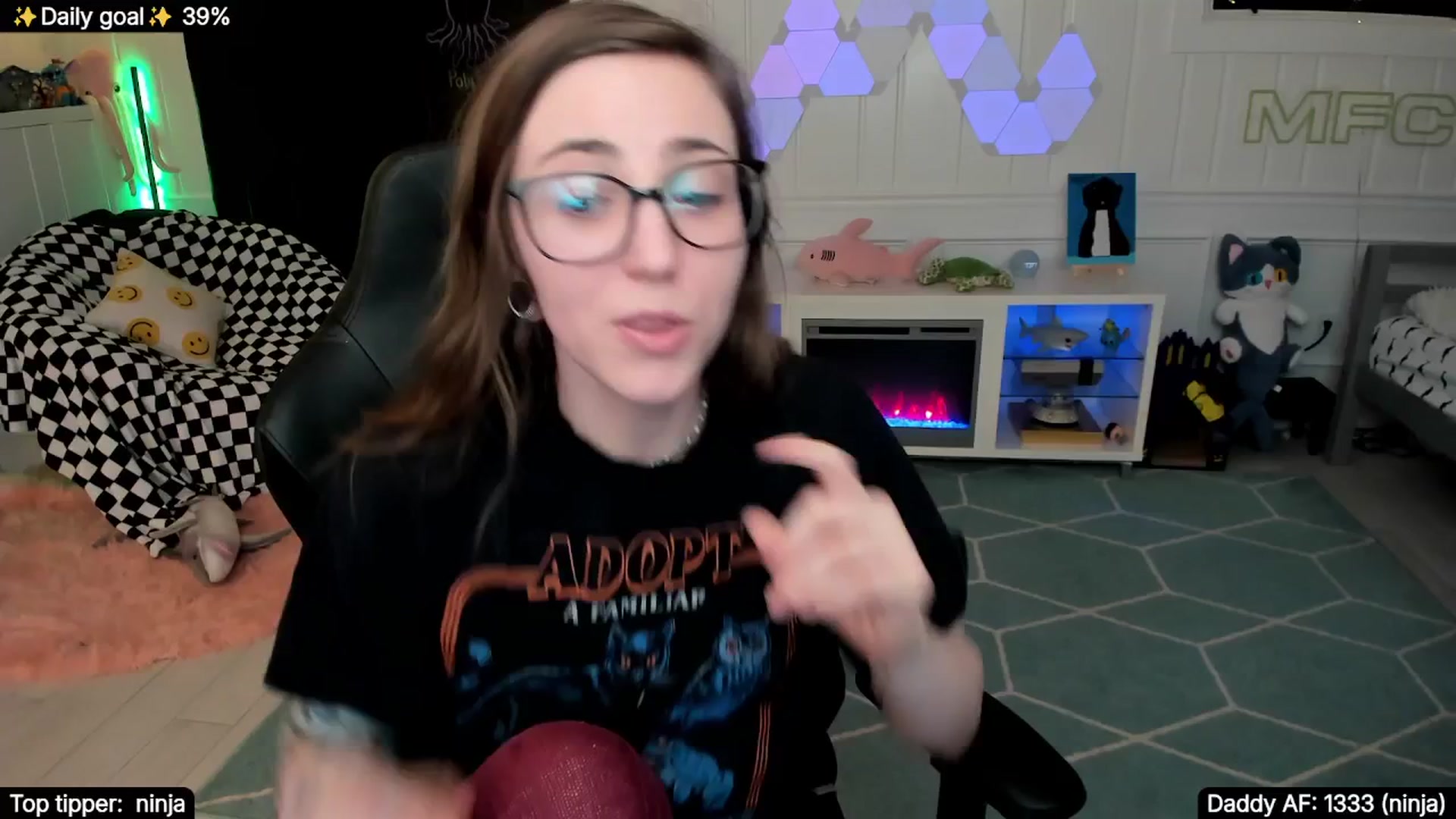 Gallery image thumbnail from TheSharkQueen's myfreecams stream on, 11/09/2025, 10:02 image 1 of 20