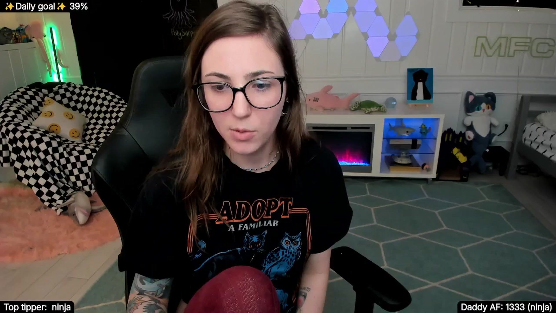 Gallery image thumbnail from TheSharkQueen's myfreecams stream on, 11/09/2025, 10:02 image 6 of 20