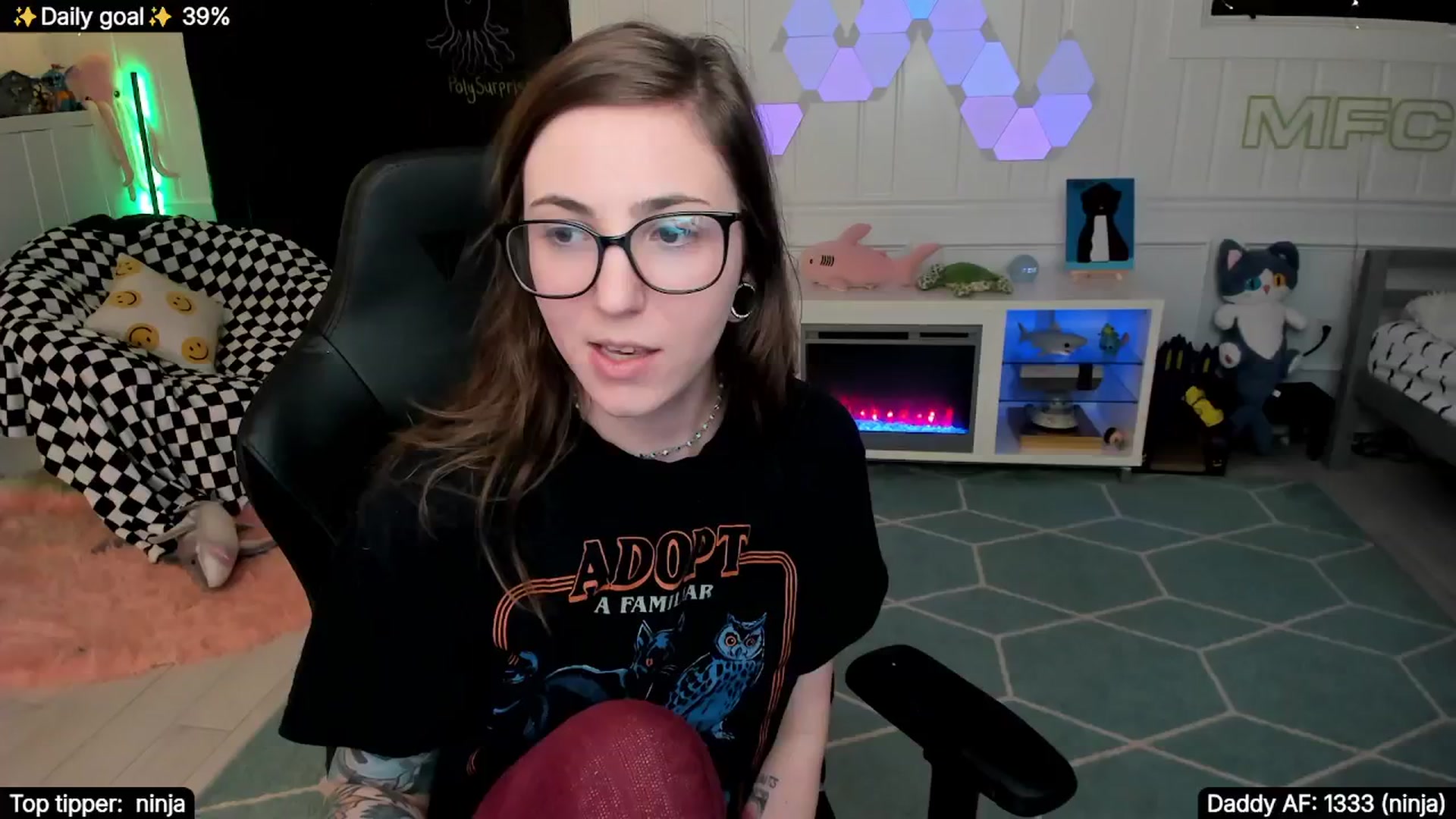 Gallery image thumbnail from TheSharkQueen's myfreecams stream on, 11/09/2025, 10:02 image 3 of 20