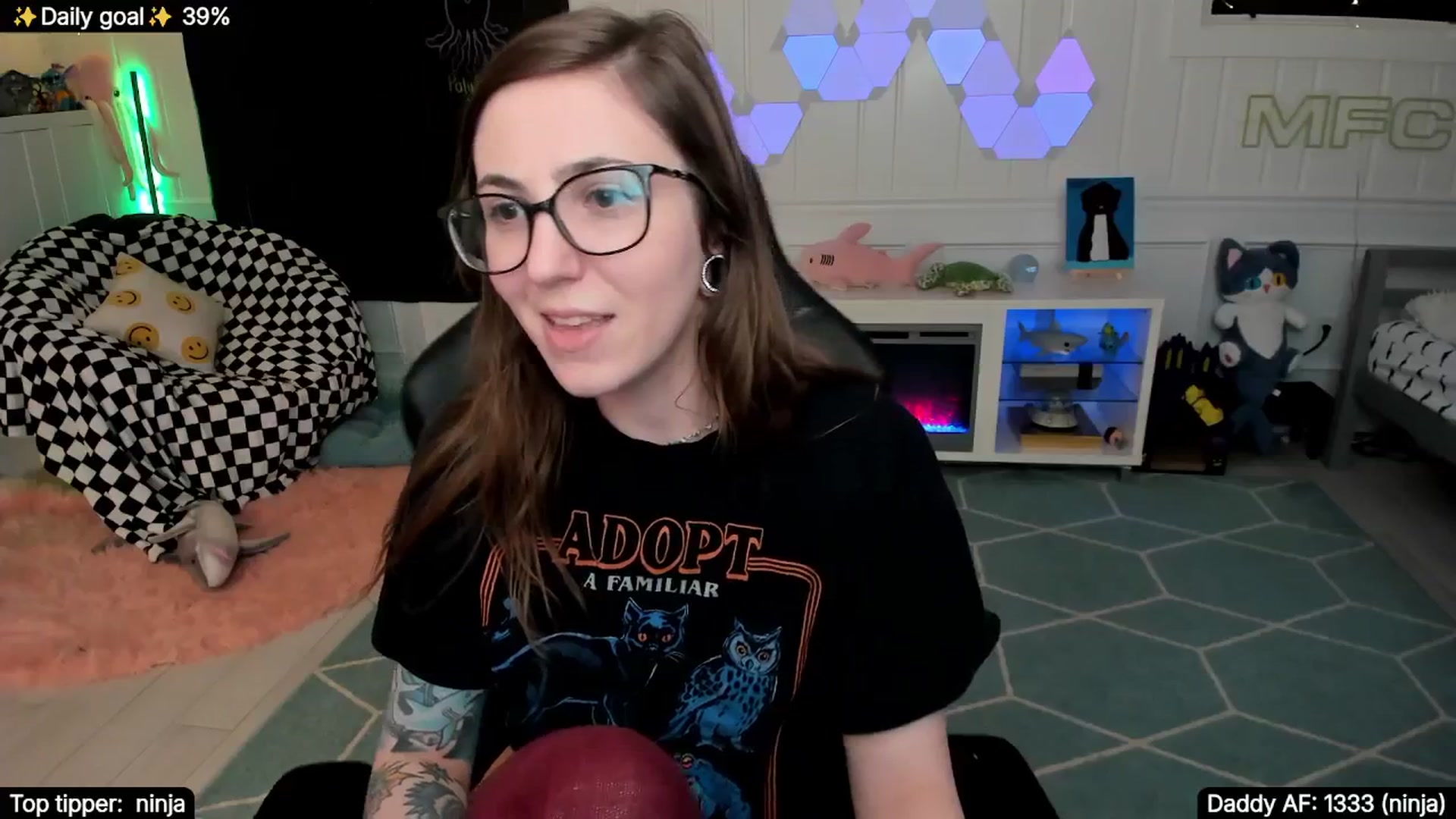 Gallery image thumbnail from TheSharkQueen's myfreecams stream on, 11/09/2025, 10:02 image 7 of 20