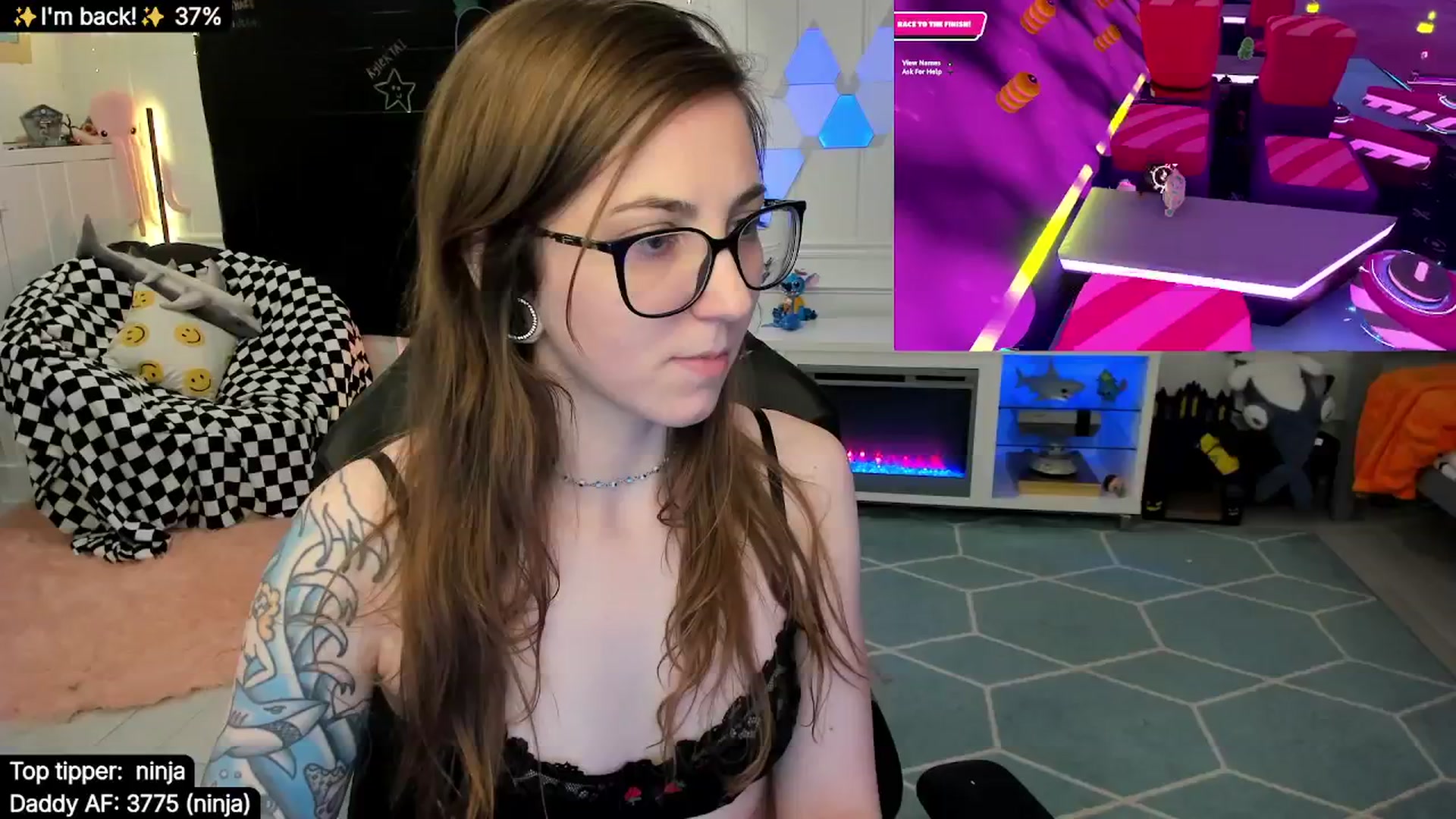 Gallery image thumbnail from TheSharkQueen's myfreecams stream on, 11/19/2025, 05:22 image 9 of 20