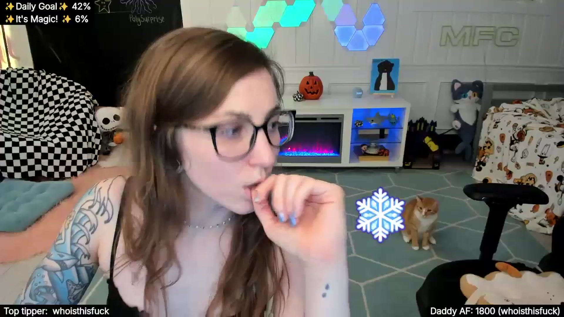 Gallery image thumbnail from TheSharkQueen's myfreecams stream on, 11/22/2025, 10:03 image 13 of 20