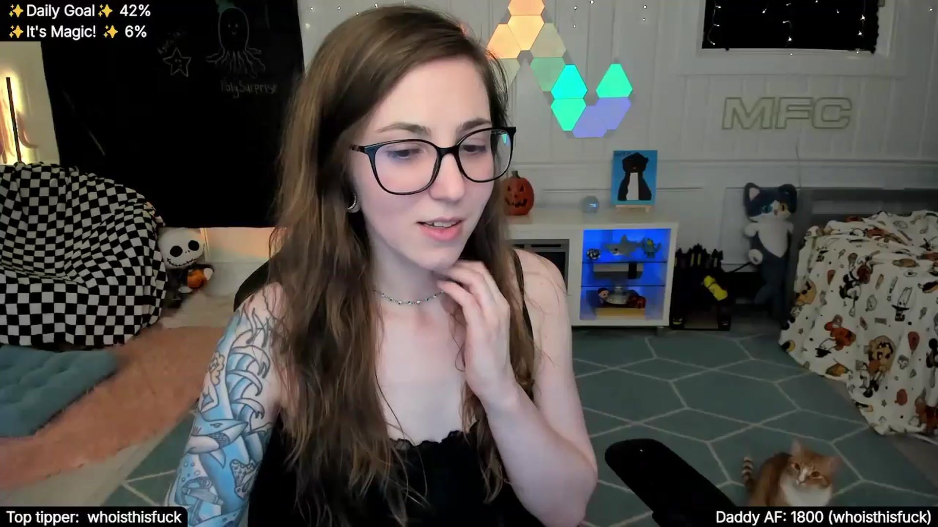 Gallery image thumbnail from TheSharkQueen's myfreecams stream on, 11/22/2025, 10:03 image 10 of 20