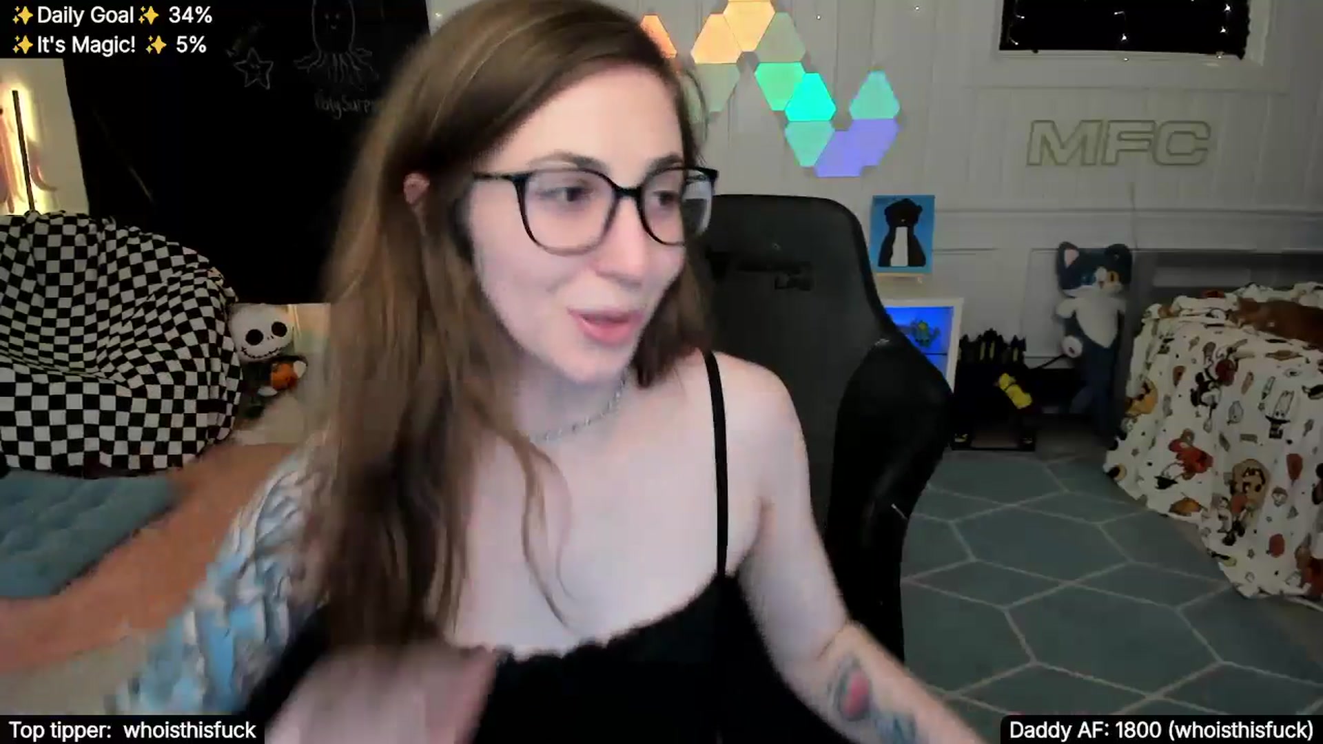 Gallery image thumbnail from TheSharkQueen's myfreecams stream on, 11/22/2025, 10:03 image 5 of 20