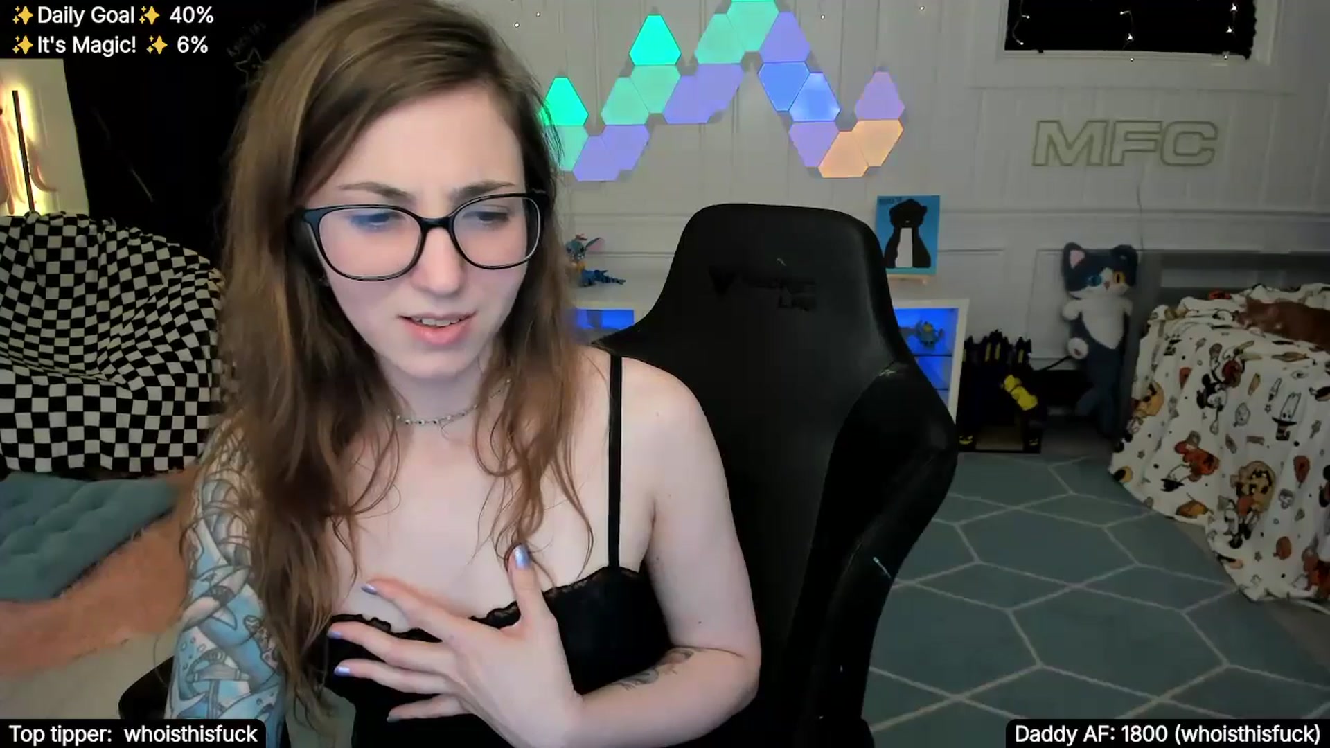 Gallery image thumbnail from TheSharkQueen's myfreecams stream on, 11/22/2025, 10:03 image 6 of 20