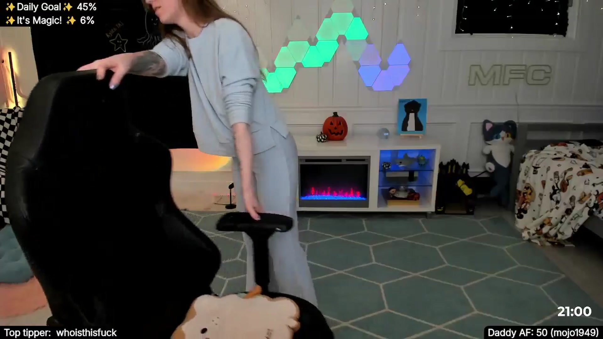 Gallery image thumbnail from TheSharkQueen's myfreecams stream on, 11/23/2025, 03:27 image 20 of 20