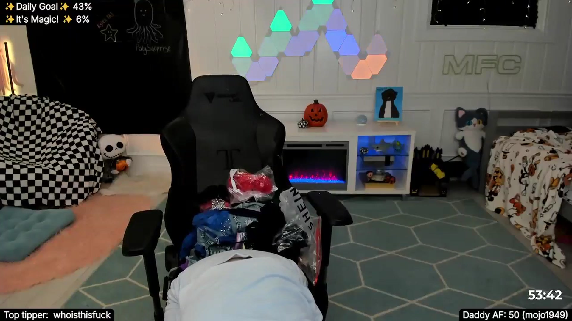 Gallery image thumbnail from TheSharkQueen's myfreecams stream on, 11/23/2025, 03:27 image 2 of 20