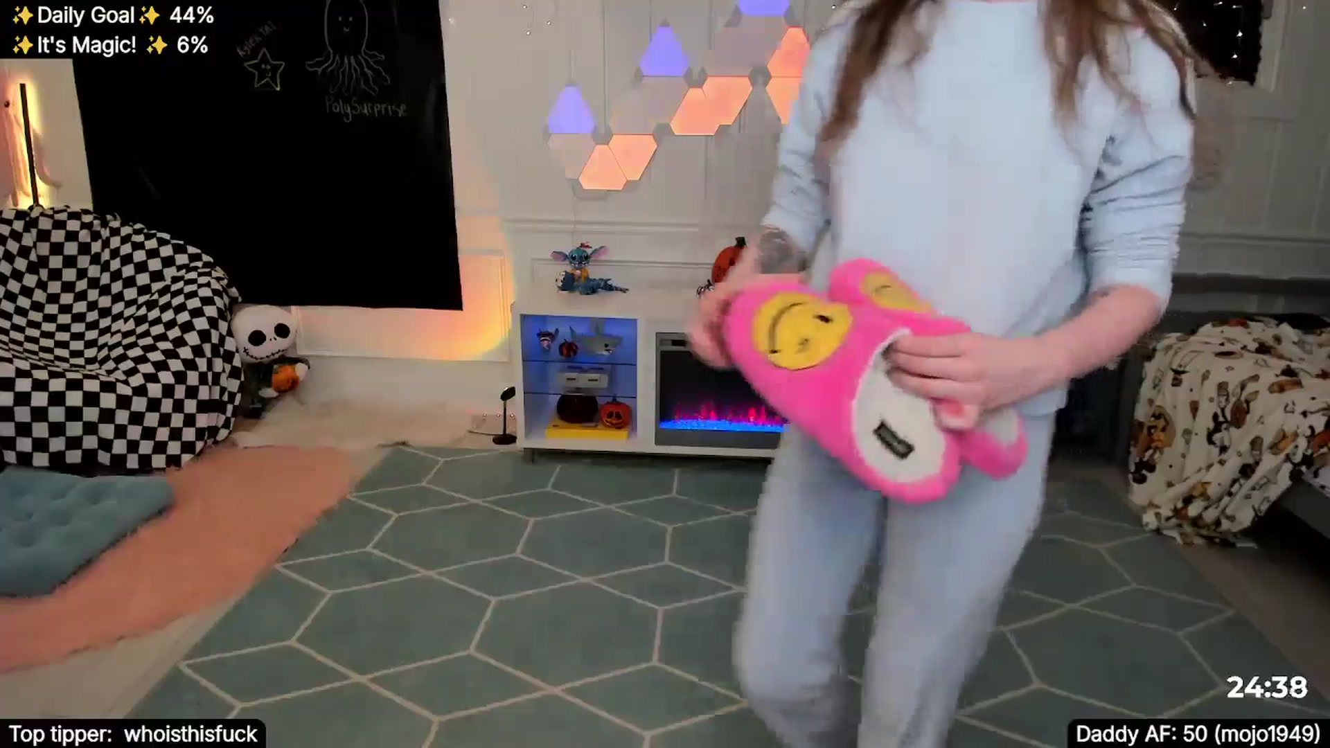 Gallery image thumbnail from TheSharkQueen's myfreecams stream on, 11/23/2025, 03:27 image 18 of 20