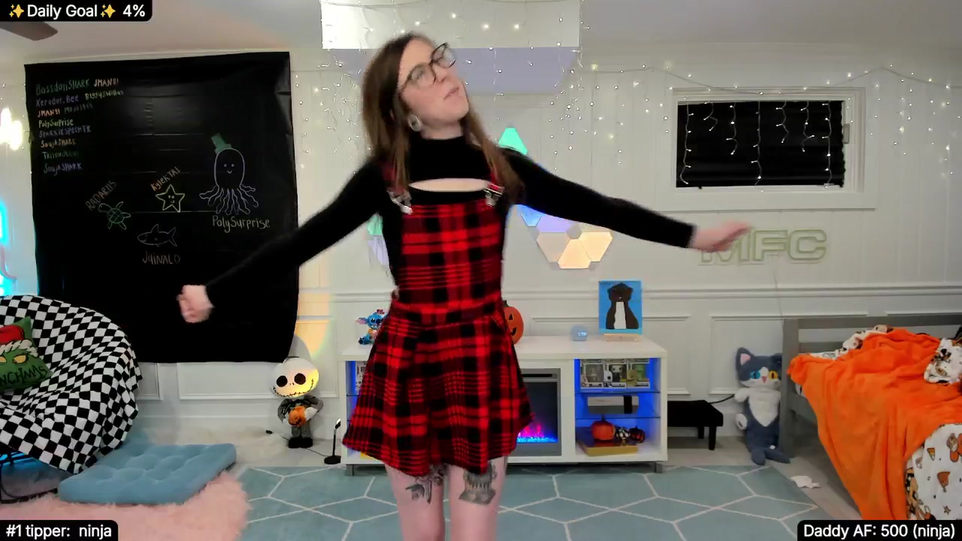 Gallery image thumbnail from TheSharkQueen's myfreecams stream on, 11/30/2025, 05:47 image 10 of 20
