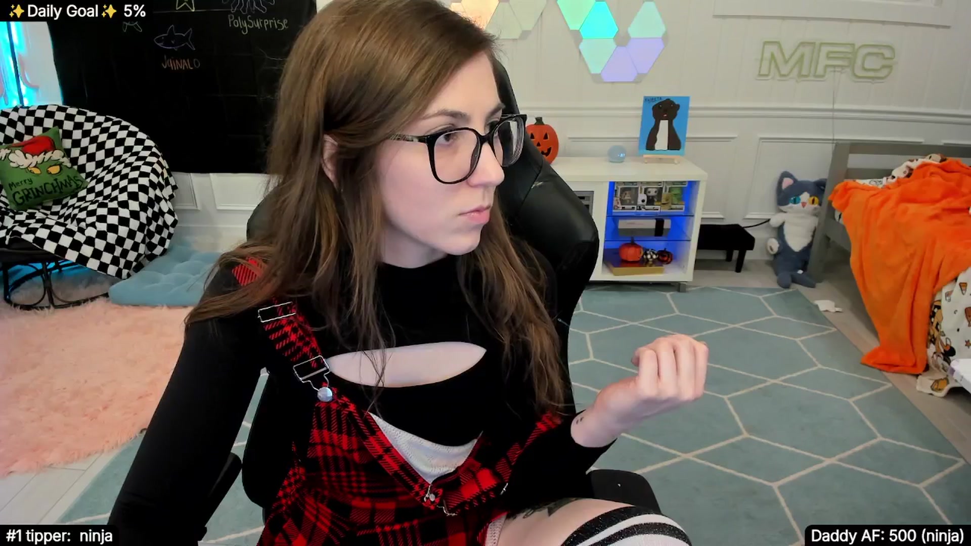 Gallery image thumbnail from TheSharkQueen's myfreecams stream on, 11/30/2025, 05:47 image 16 of 20