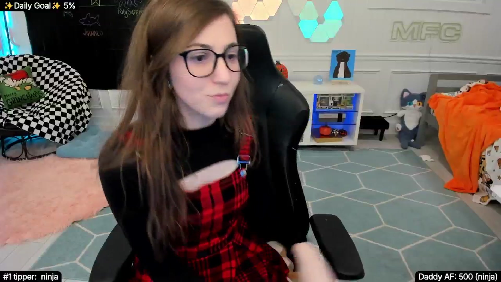 Gallery image thumbnail from TheSharkQueen's myfreecams stream on, 11/30/2025, 05:47 image 15 of 20