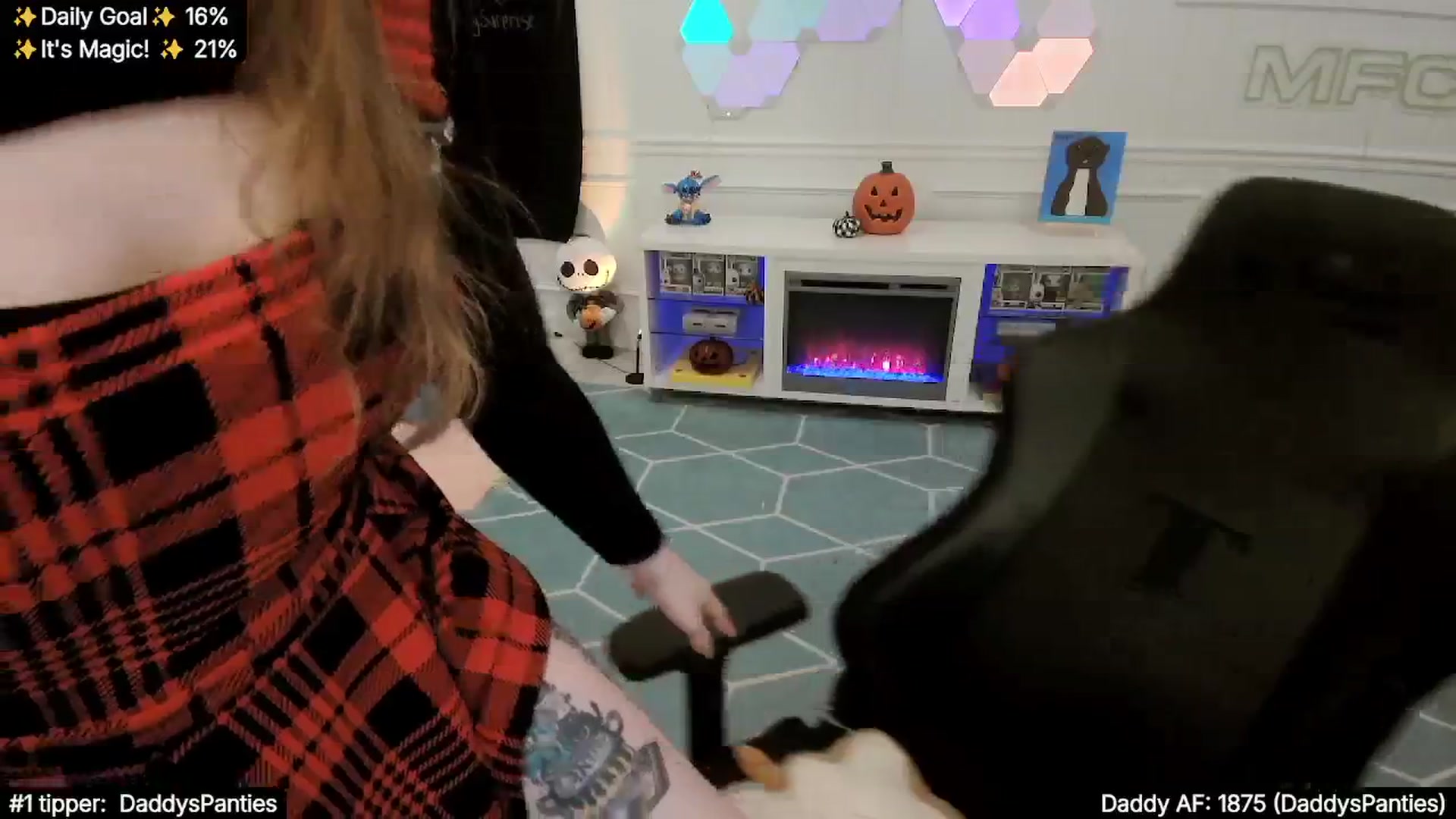 Gallery image thumbnail from TheSharkQueen's myfreecams stream on, 11/30/2025, 10:34 image 2 of 20