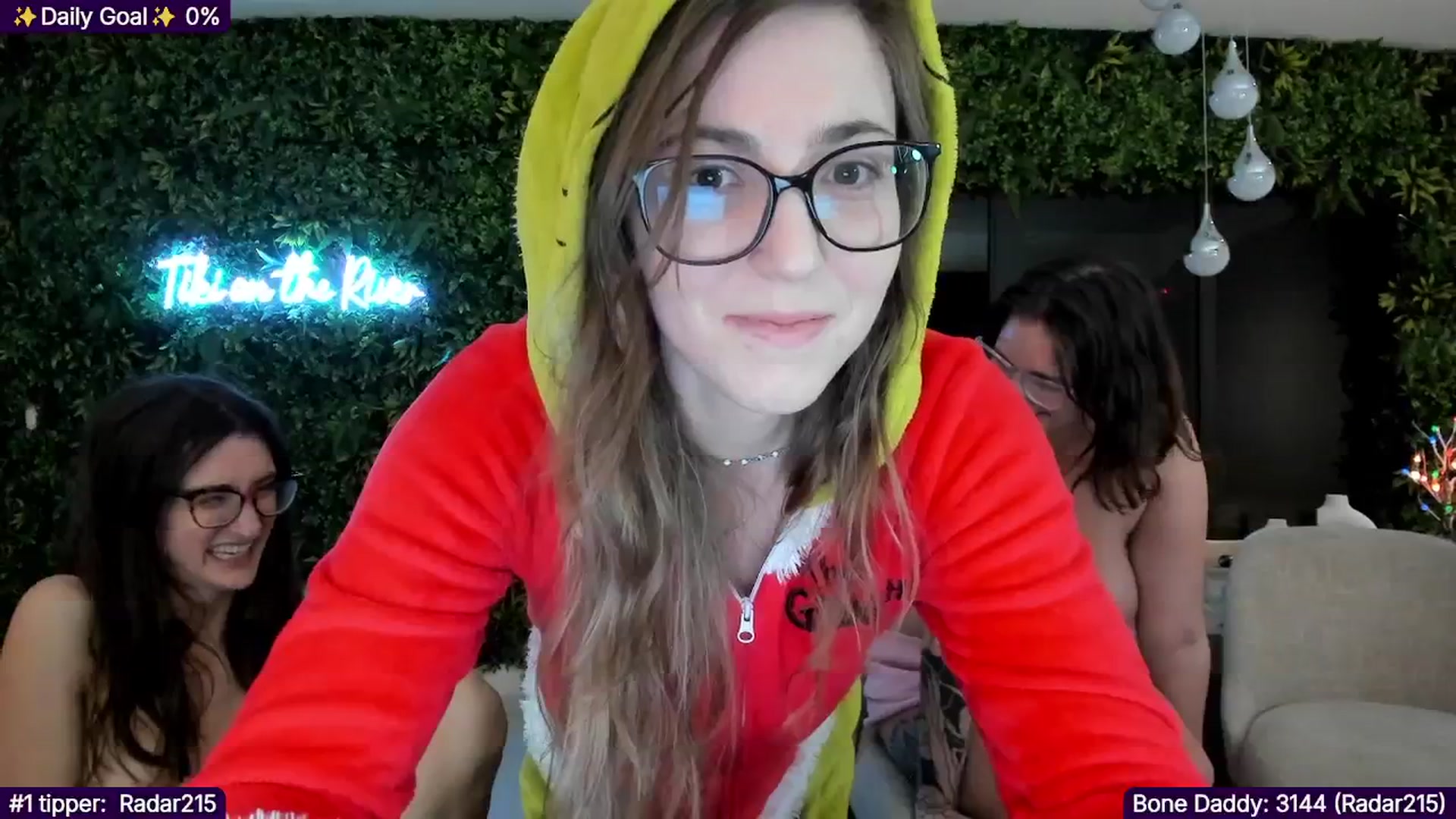 Gallery image thumbnail from TheSharkQueen's myfreecams stream on, 12/03/2025, 06:46 image 7 of 20