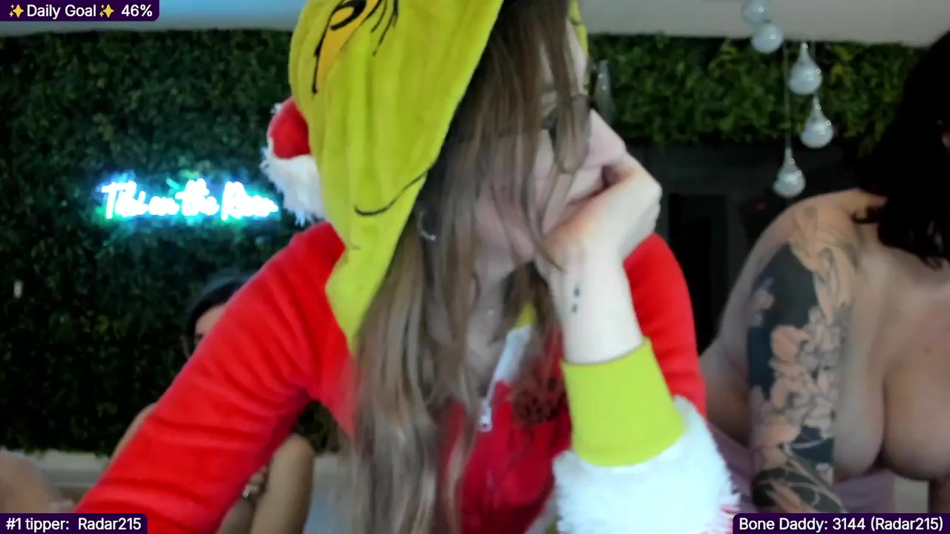 Gallery image thumbnail from TheSharkQueen's myfreecams stream on, 12/03/2025, 06:46 image 4 of 20