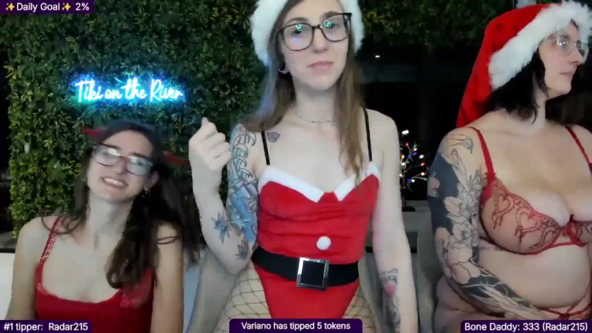 Gallery image thumbnail from TheSharkQueen's myfreecams stream on, 12/04/2025, 04:15 image 5 of 20
