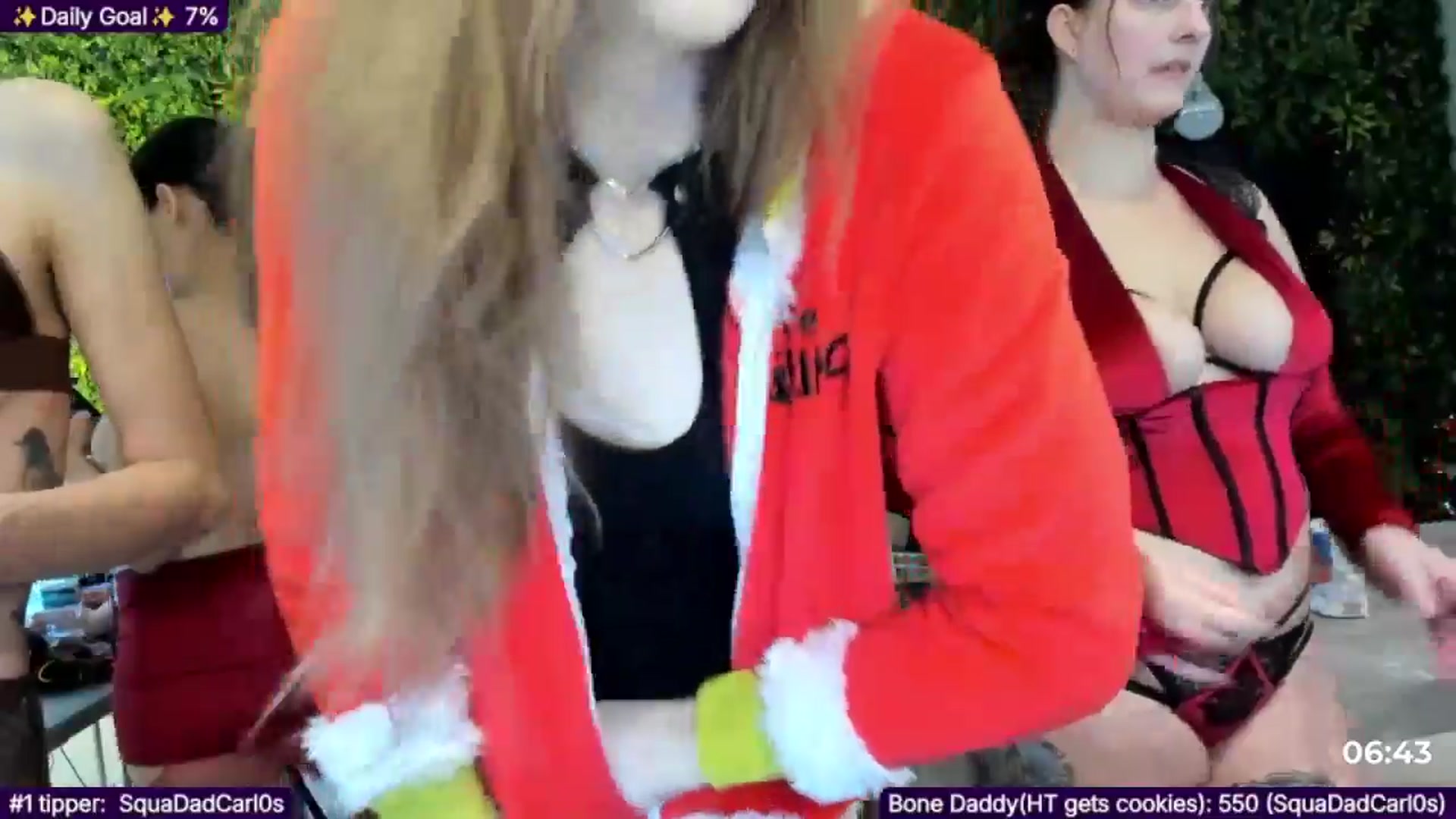 Gallery image thumbnail from TheSharkQueen's myfreecams stream on, 12/05/2025, 02:06 image 18 of 20