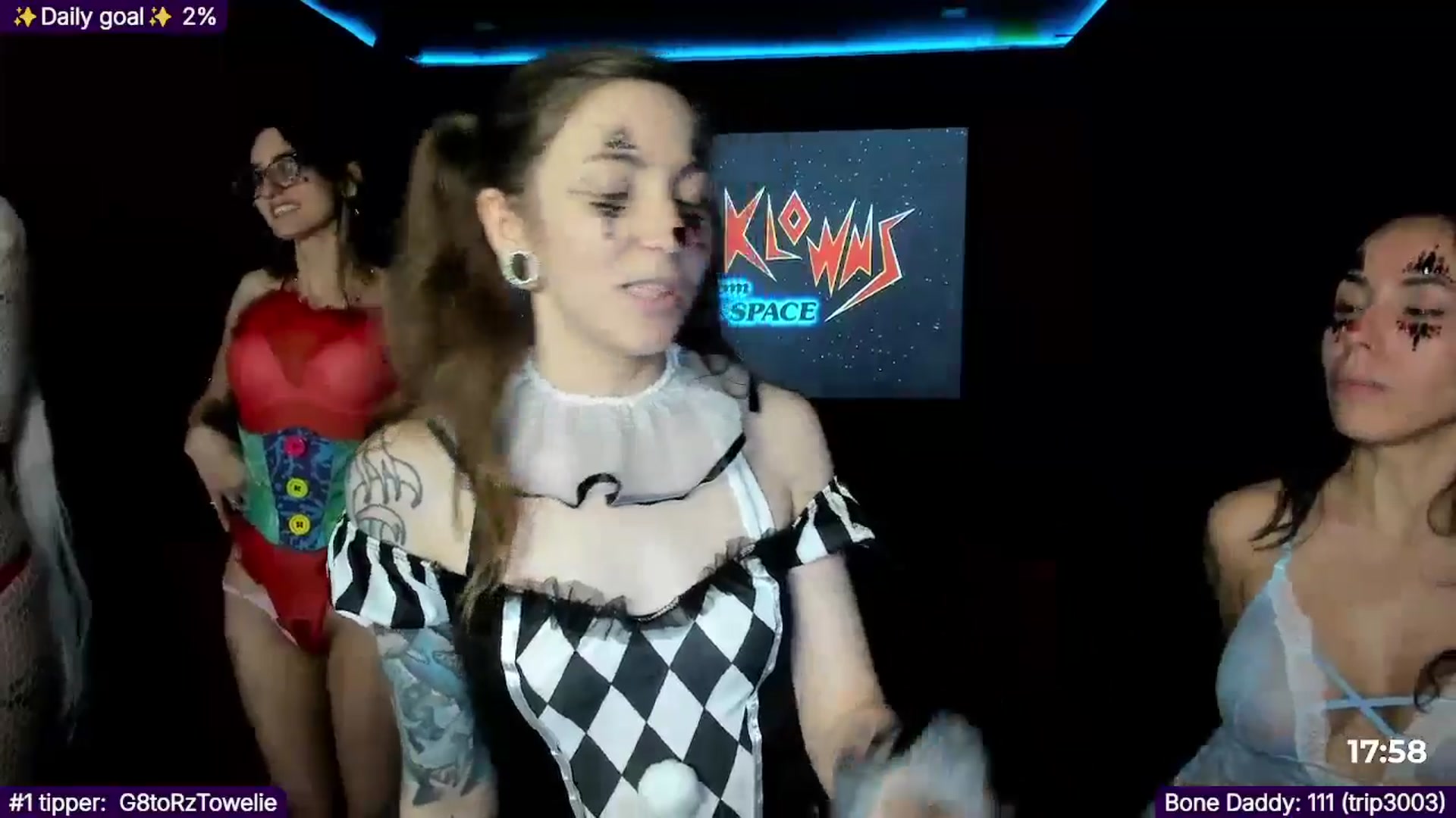 Gallery image thumbnail from TheSharkQueen's myfreecams stream on, 12/07/2025, 05:09 image 15 of 20
