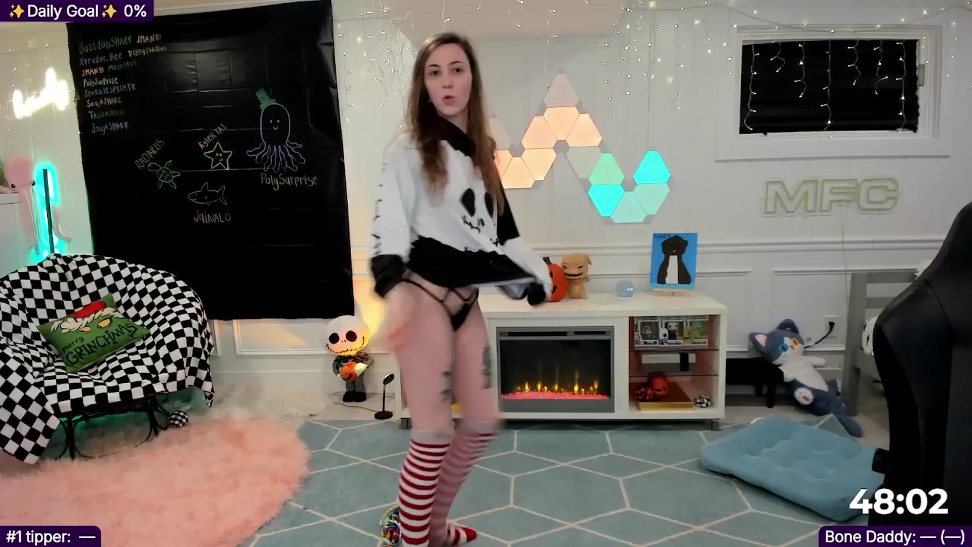 Gallery image thumbnail from TheSharkQueen's myfreecams stream on, 12/20/2025, 03:55 image 3 of 20