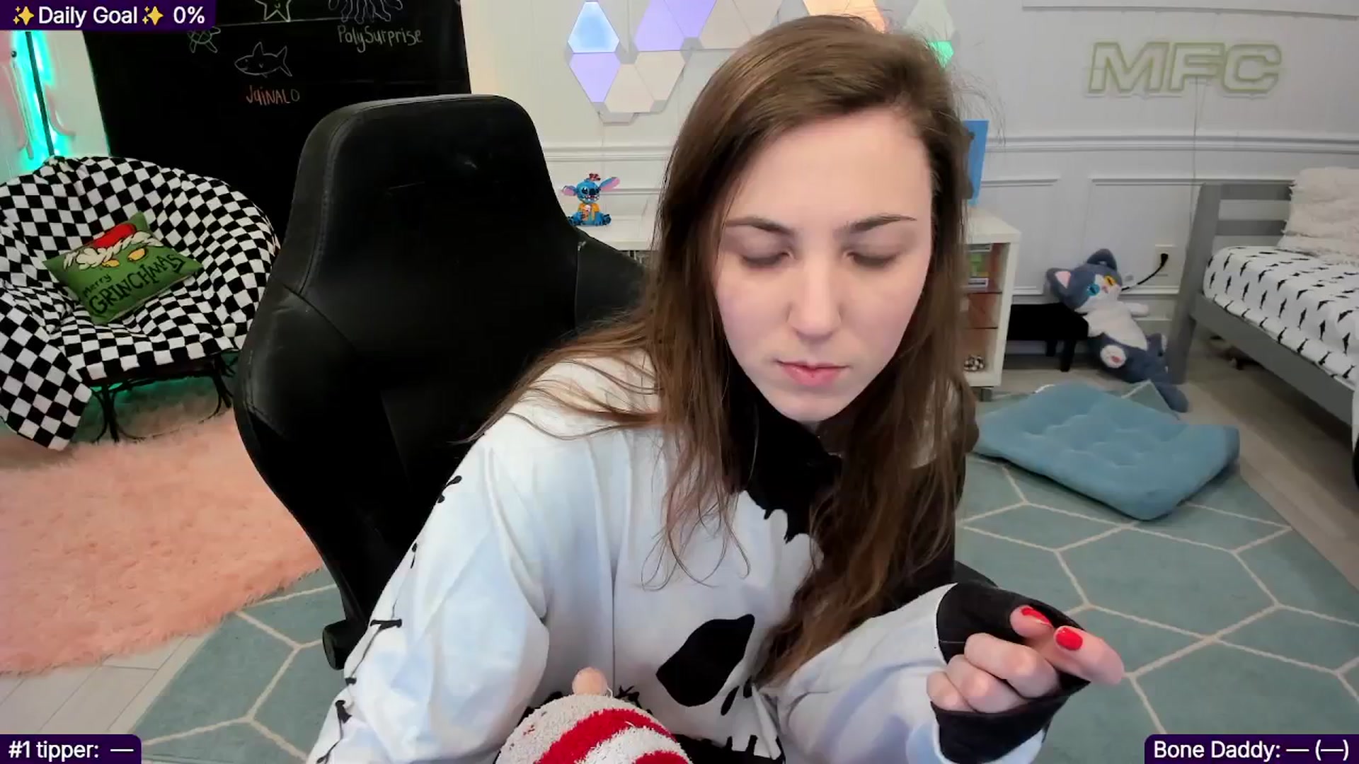 Gallery image thumbnail from TheSharkQueen's myfreecams stream on, 12/20/2025, 03:55 image 2 of 20