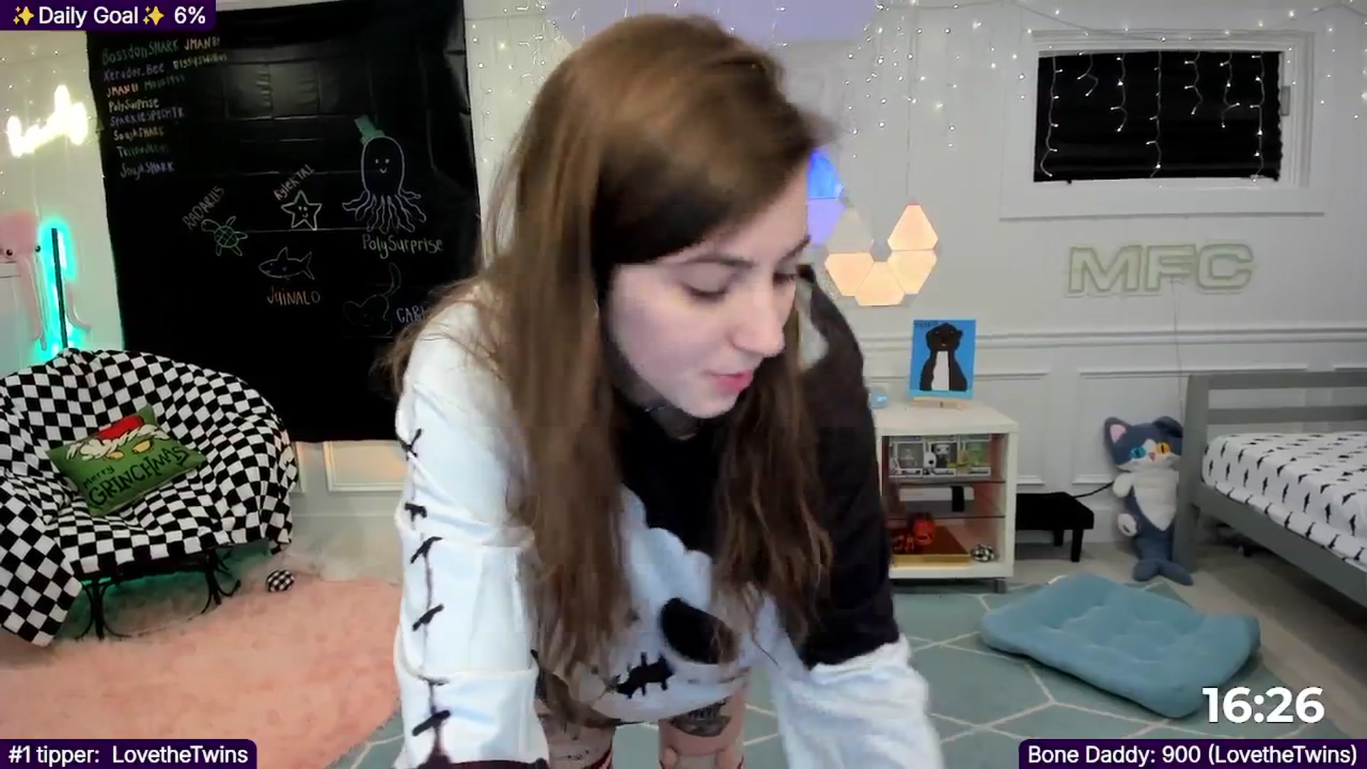 Gallery image thumbnail from TheSharkQueen's myfreecams stream on, 12/20/2025, 03:55 image 11 of 20