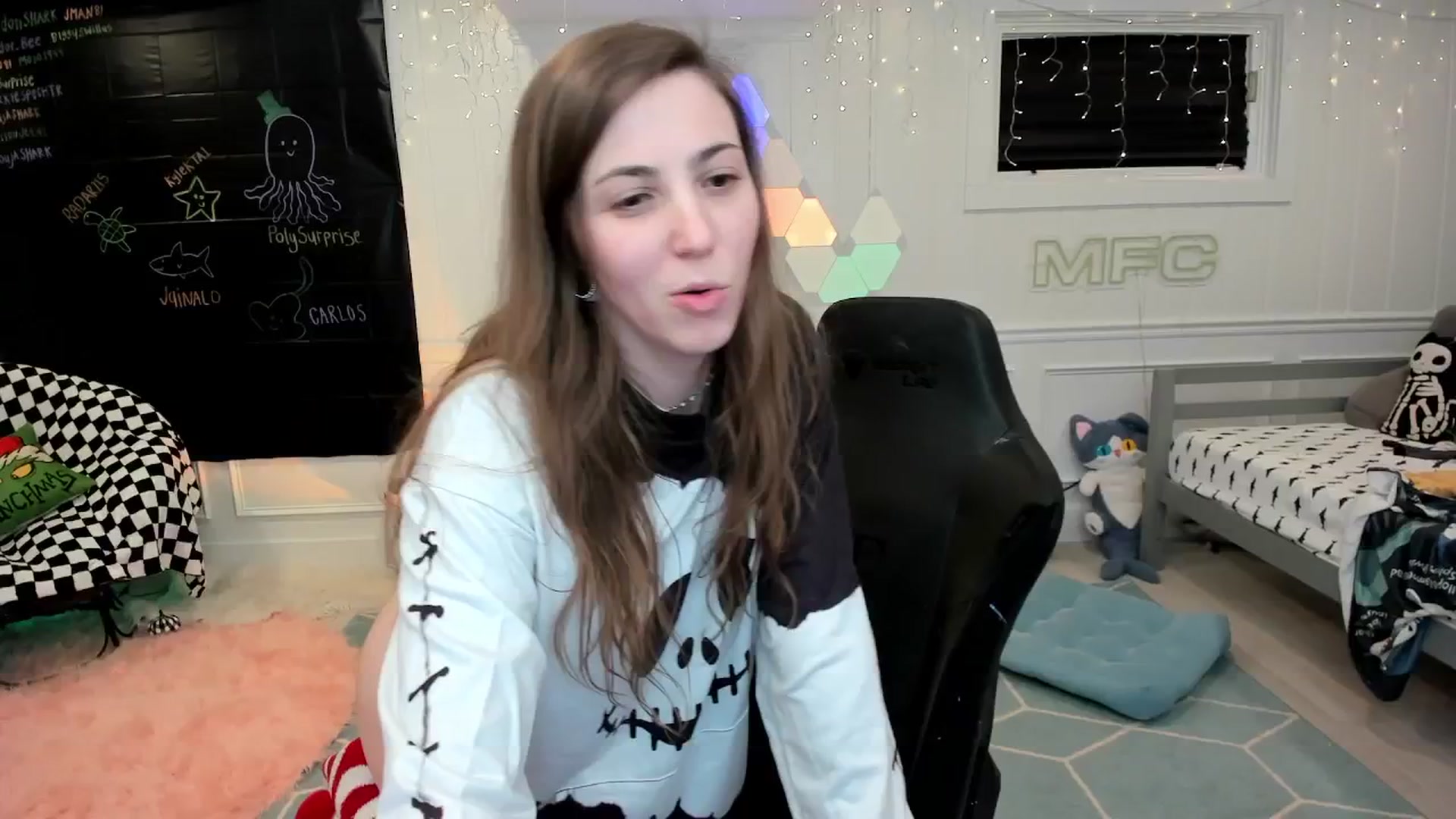 Gallery image thumbnail from TheSharkQueen's myfreecams stream on, 12/20/2025, 10:32 image 4 of 20