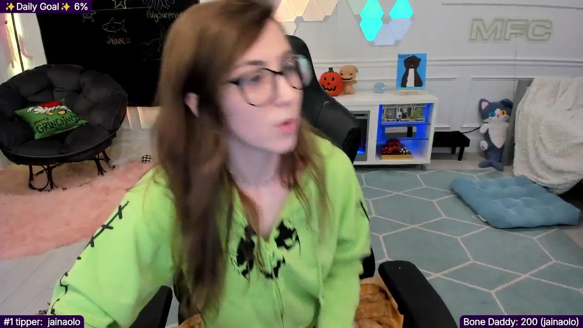 Gallery image thumbnail from TheSharkQueen's myfreecams stream on, 12/31/2025, 03:39 image 17 of 20