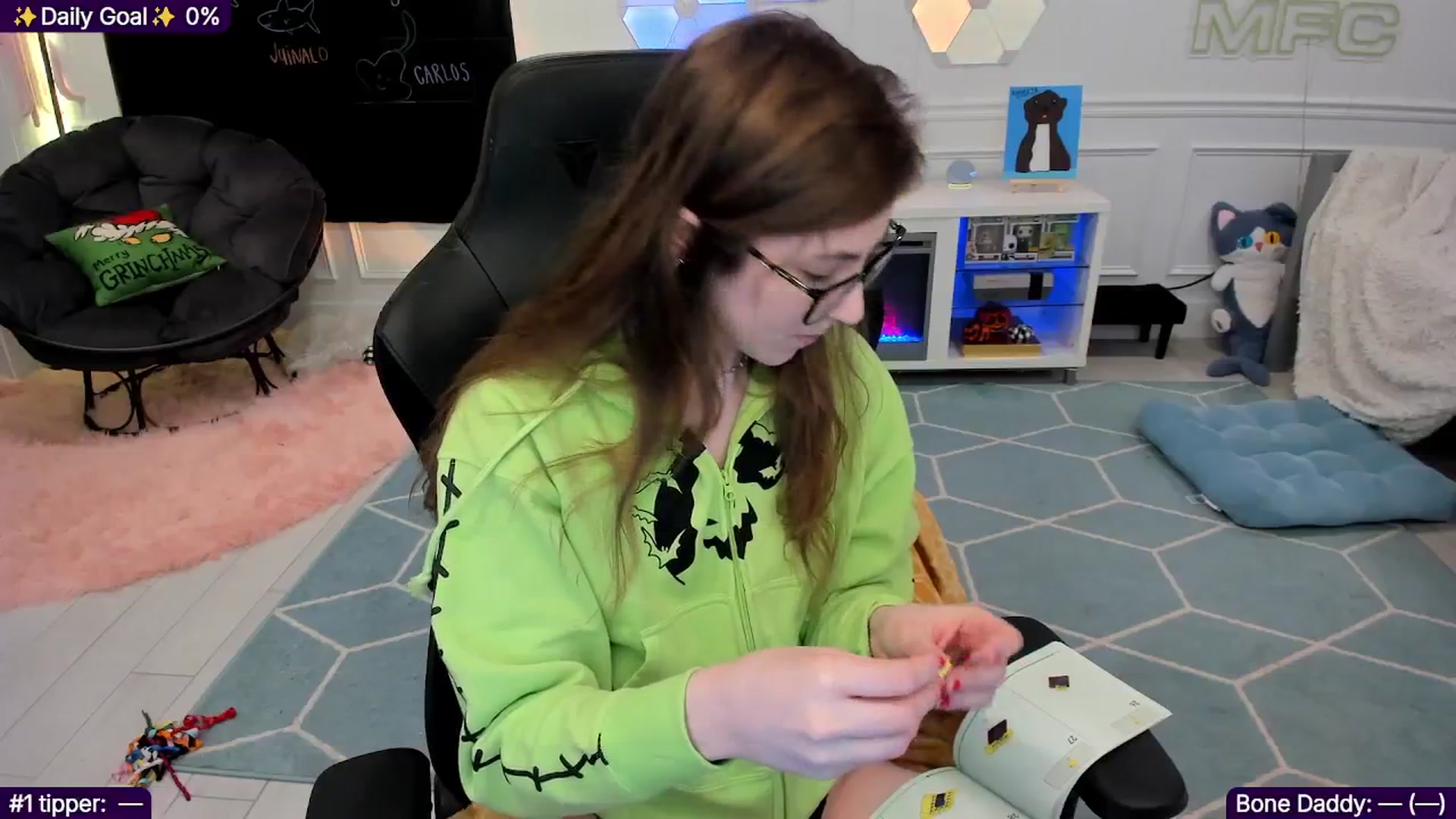 Gallery image thumbnail from TheSharkQueen's myfreecams stream on, 12/31/2025, 03:39 image 6 of 20