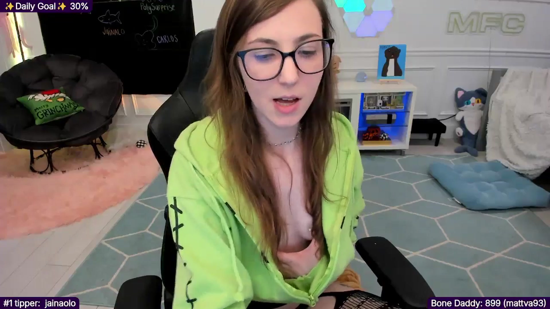 Gallery image thumbnail from TheSharkQueen's myfreecams stream on, 12/31/2025, 06:34 image 3 of 20