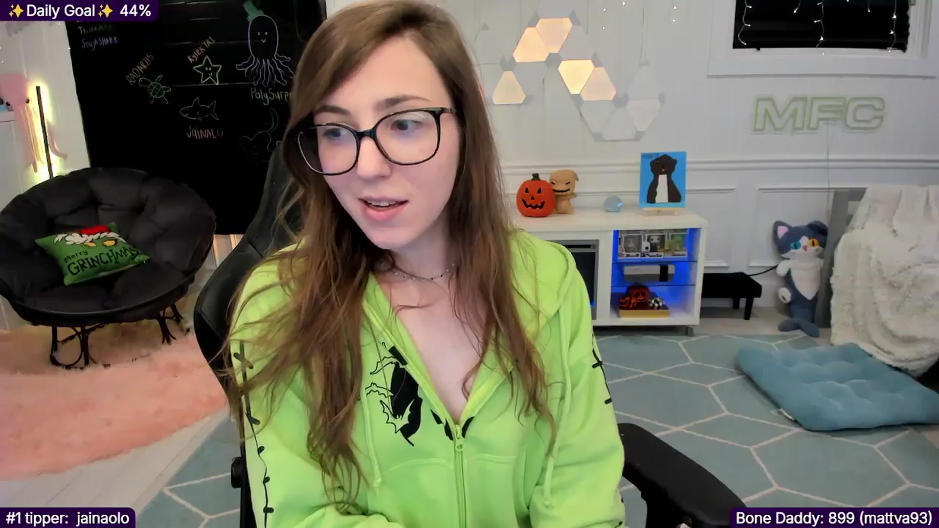 Gallery image thumbnail from TheSharkQueen's myfreecams stream on, 12/31/2025, 06:34 image 15 of 20