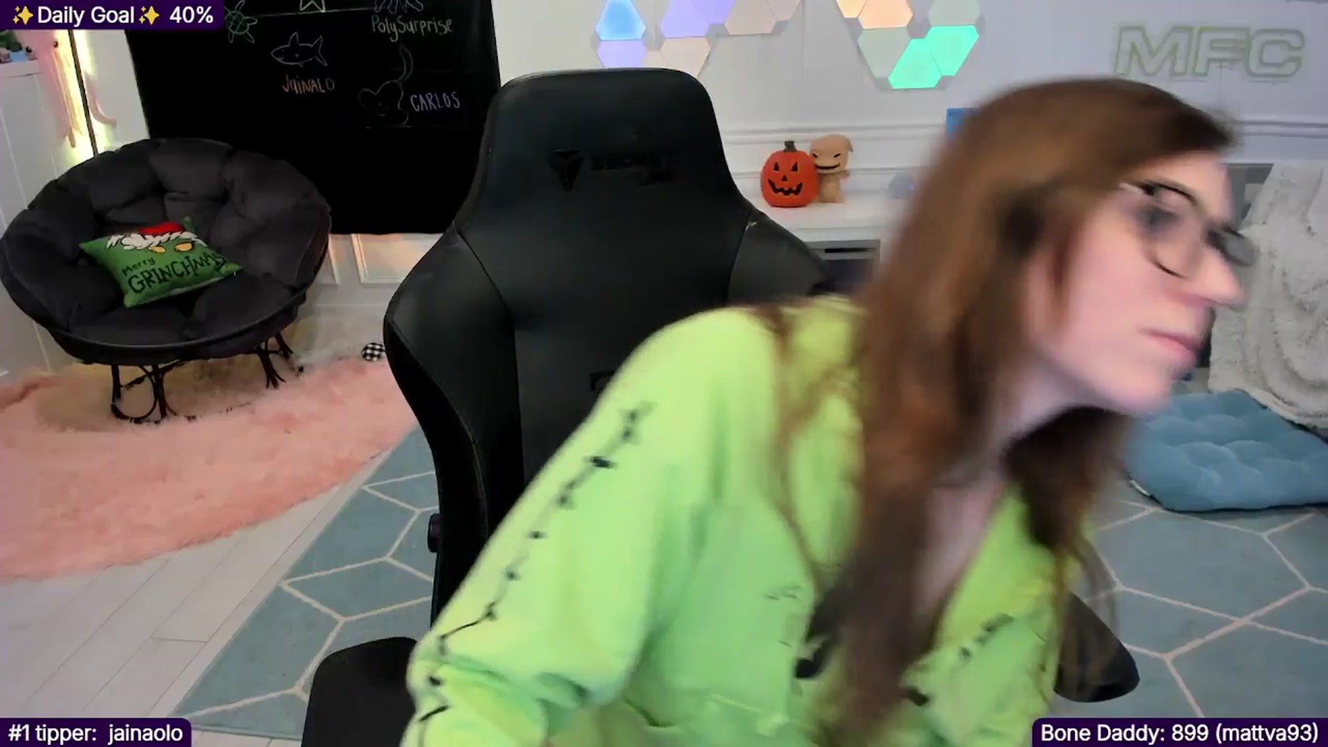 Gallery image thumbnail from TheSharkQueen's myfreecams stream on, 12/31/2025, 06:34 image 13 of 20