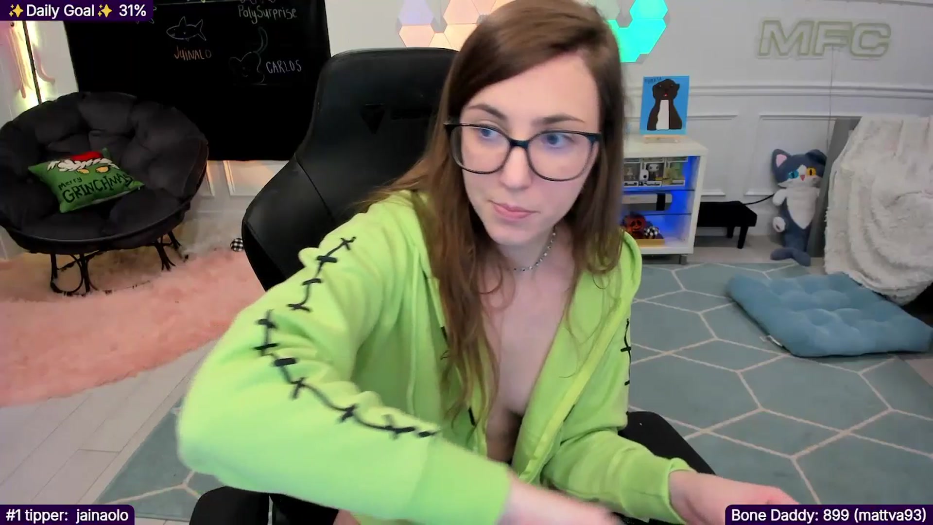 Gallery image thumbnail from TheSharkQueen's myfreecams stream on, 12/31/2025, 06:34 image 6 of 20