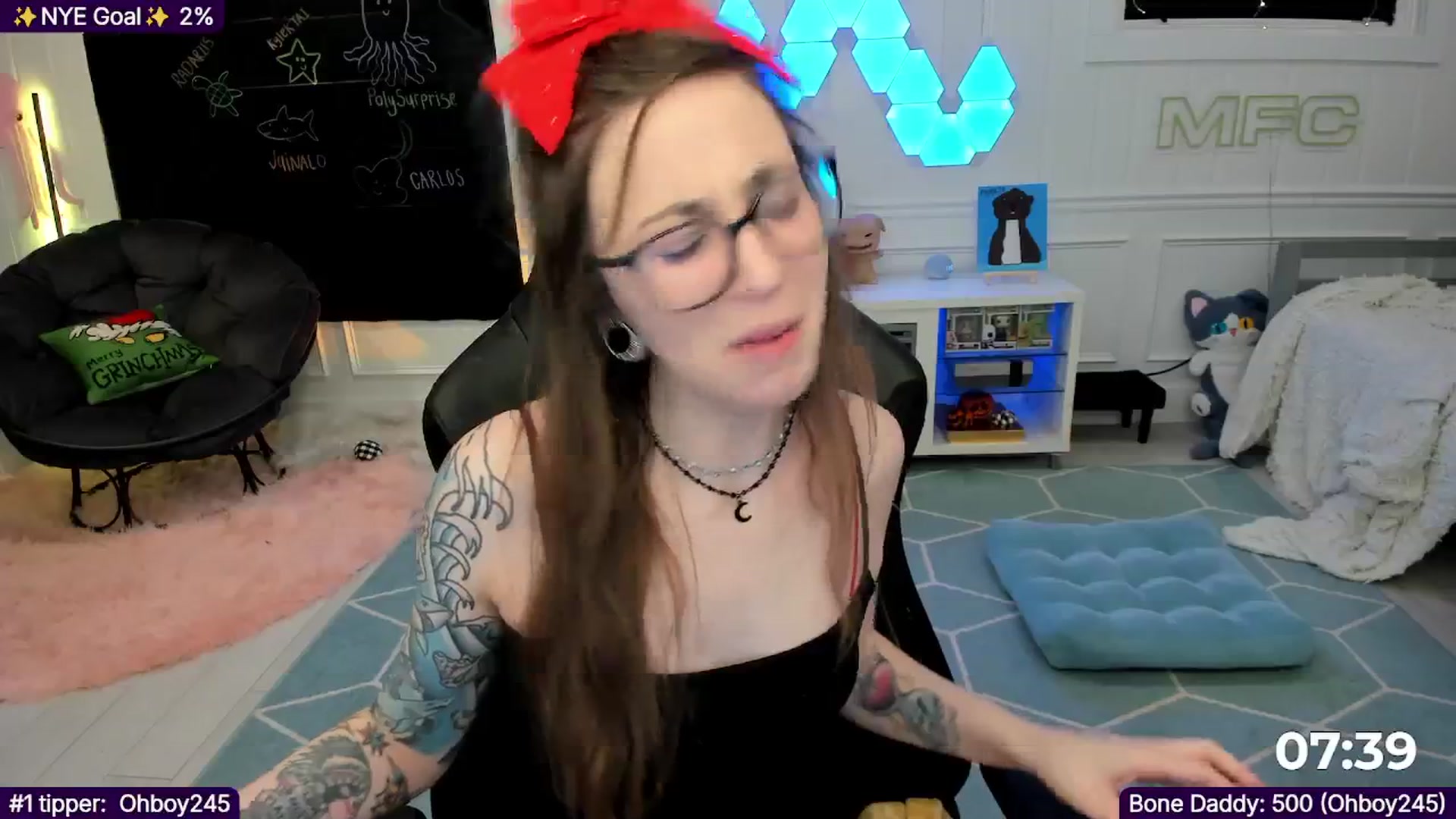 Gallery image thumbnail from TheSharkQueen's myfreecams stream on, 01/01/2026, 08:34 image 3 of 20