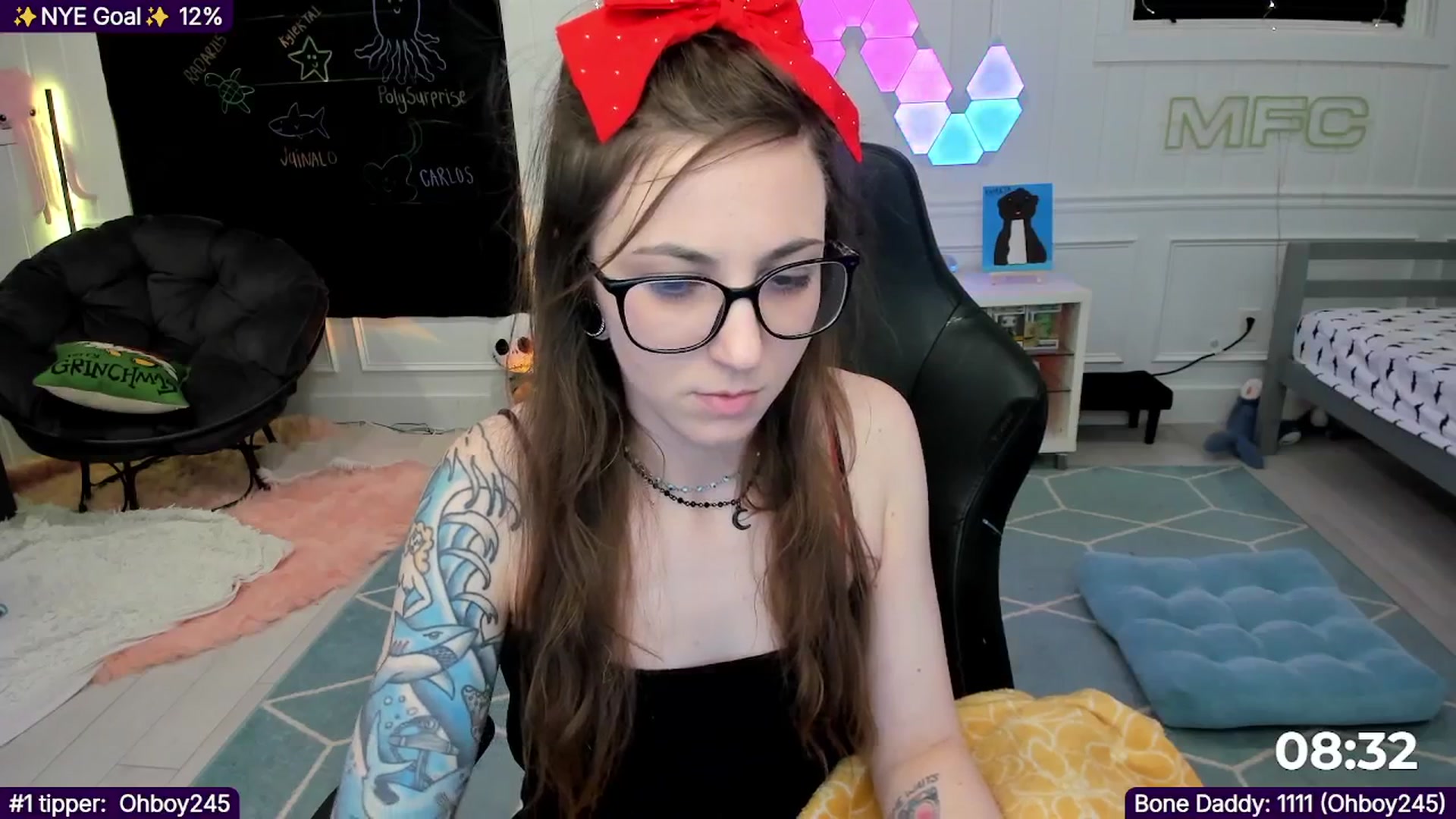 Gallery image thumbnail from TheSharkQueen's myfreecams stream on, 01/01/2026, 08:34 image 8 of 20