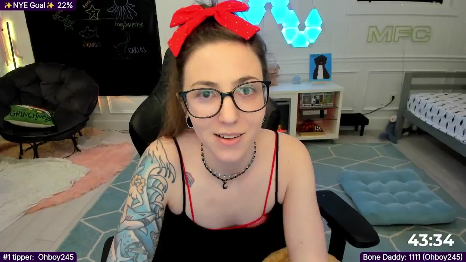 Gallery image thumbnail from TheSharkQueen's myfreecams stream on, 01/01/2026, 08:34 image 15 of 20