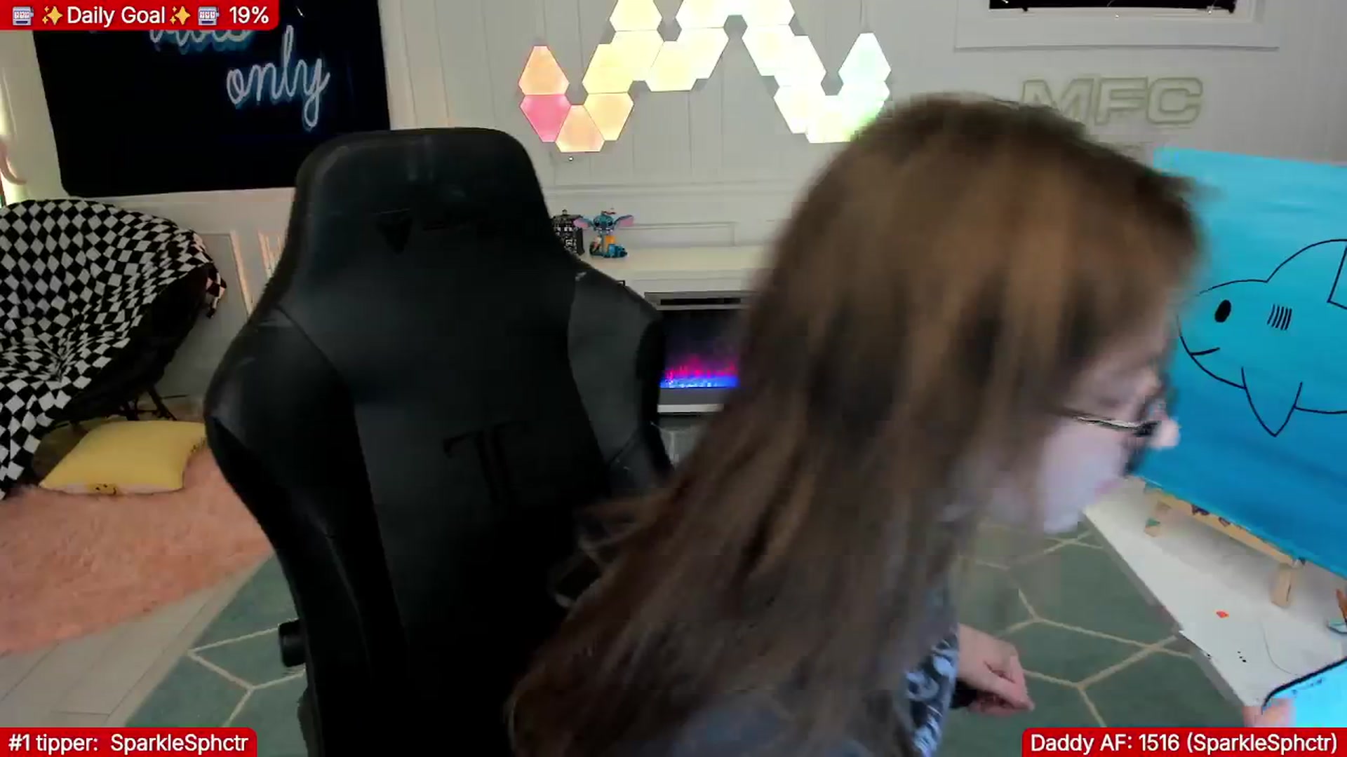 Gallery image thumbnail from TheSharkQueen's myfreecams stream on, 01/15/2026, 04:58 image 17 of 20